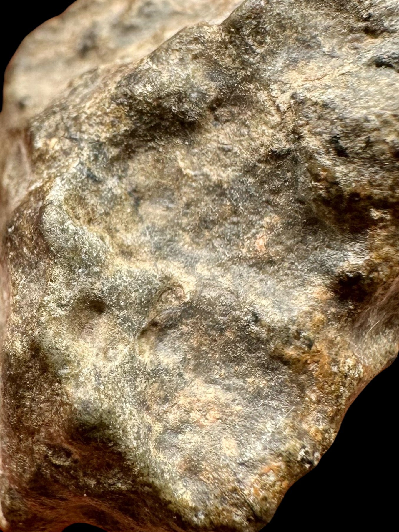 Meteorite Amgala 001 – 12,4g / raw – Western Sahara - MEAM27