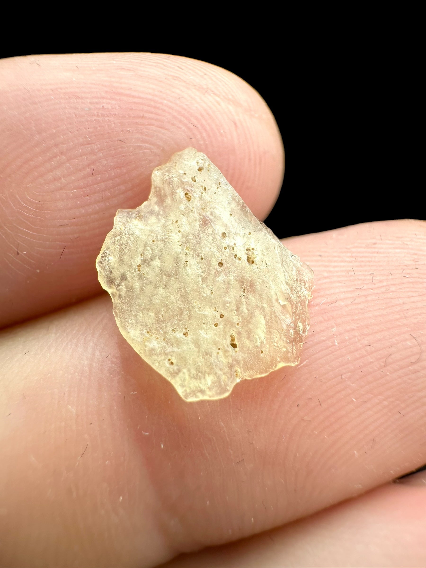 Libyan desert glass in box - LPS027