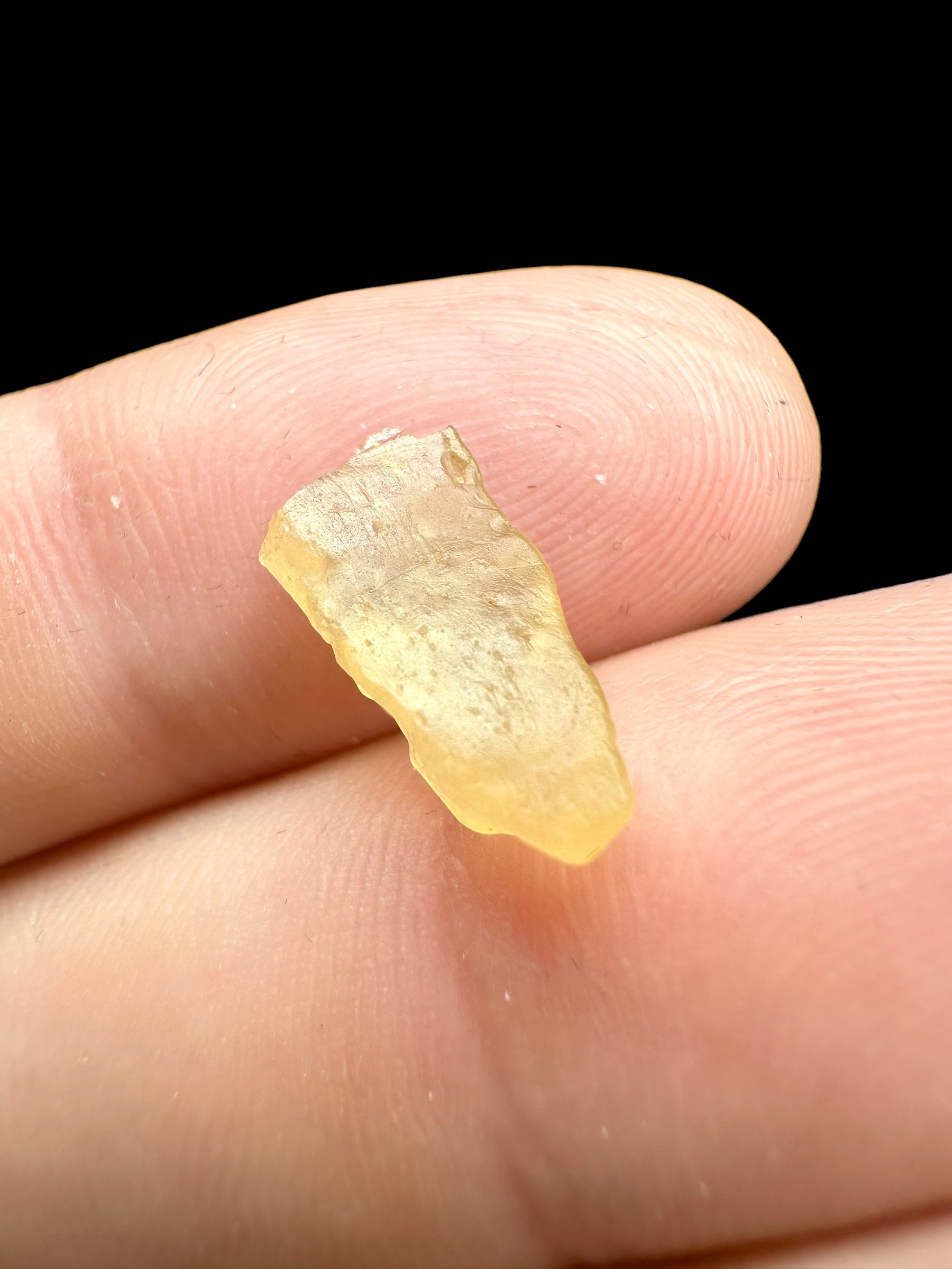 Libyan desert glass in box - LPS031