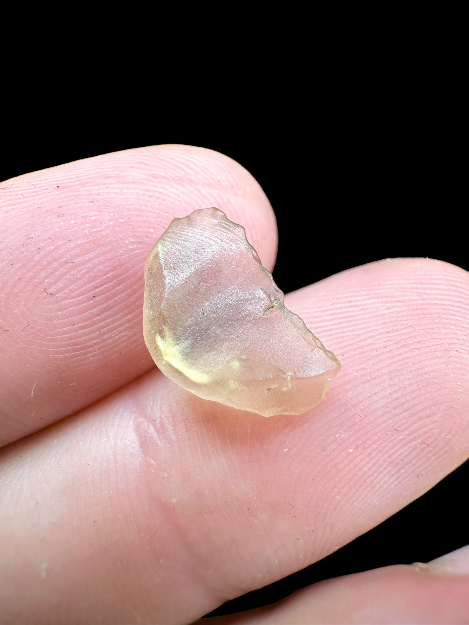 Libyan desert glass in box - LPS033