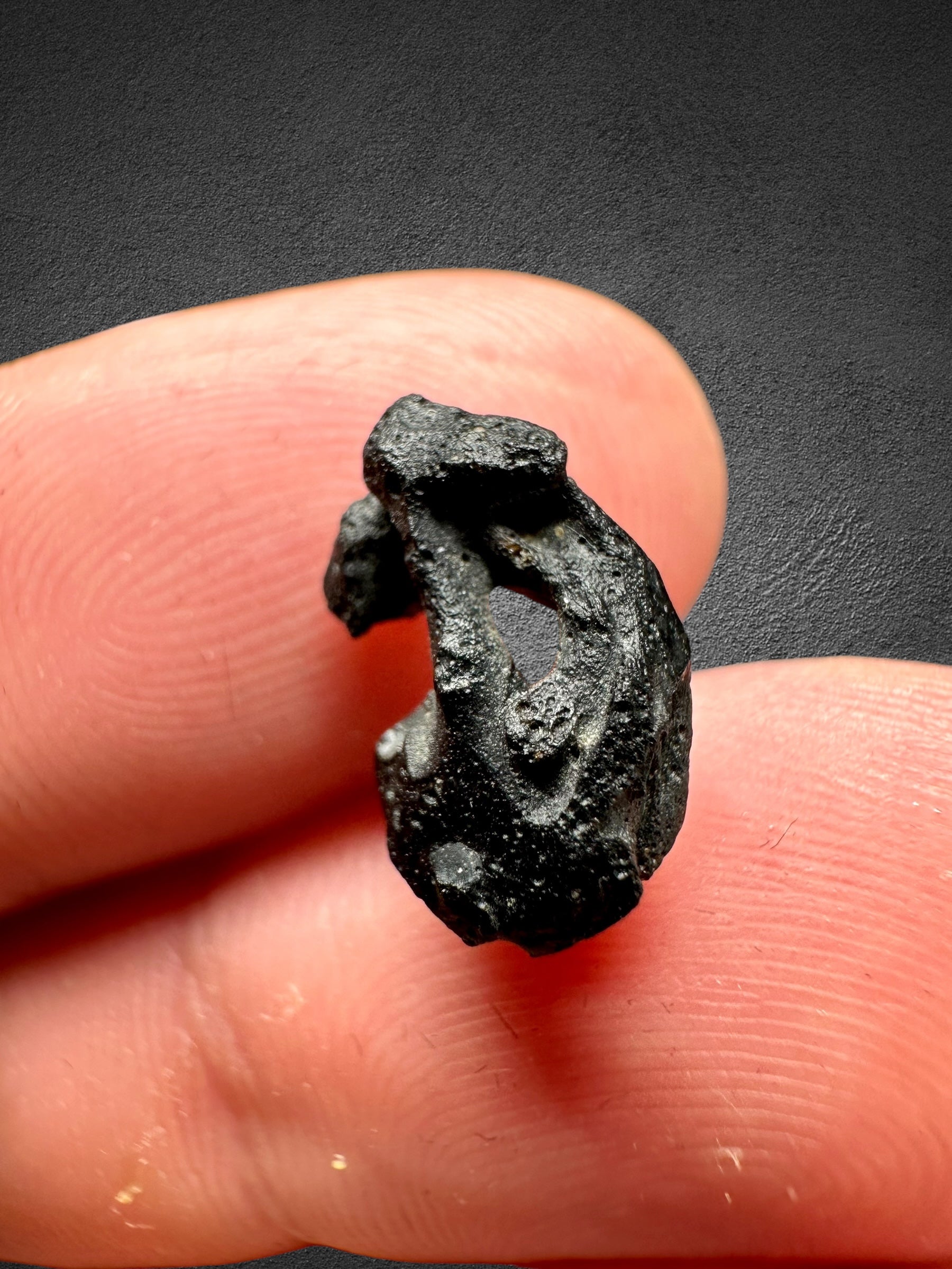 Irgizite in box 0,49g – Zhamanshin, Kazakhstan - IR007