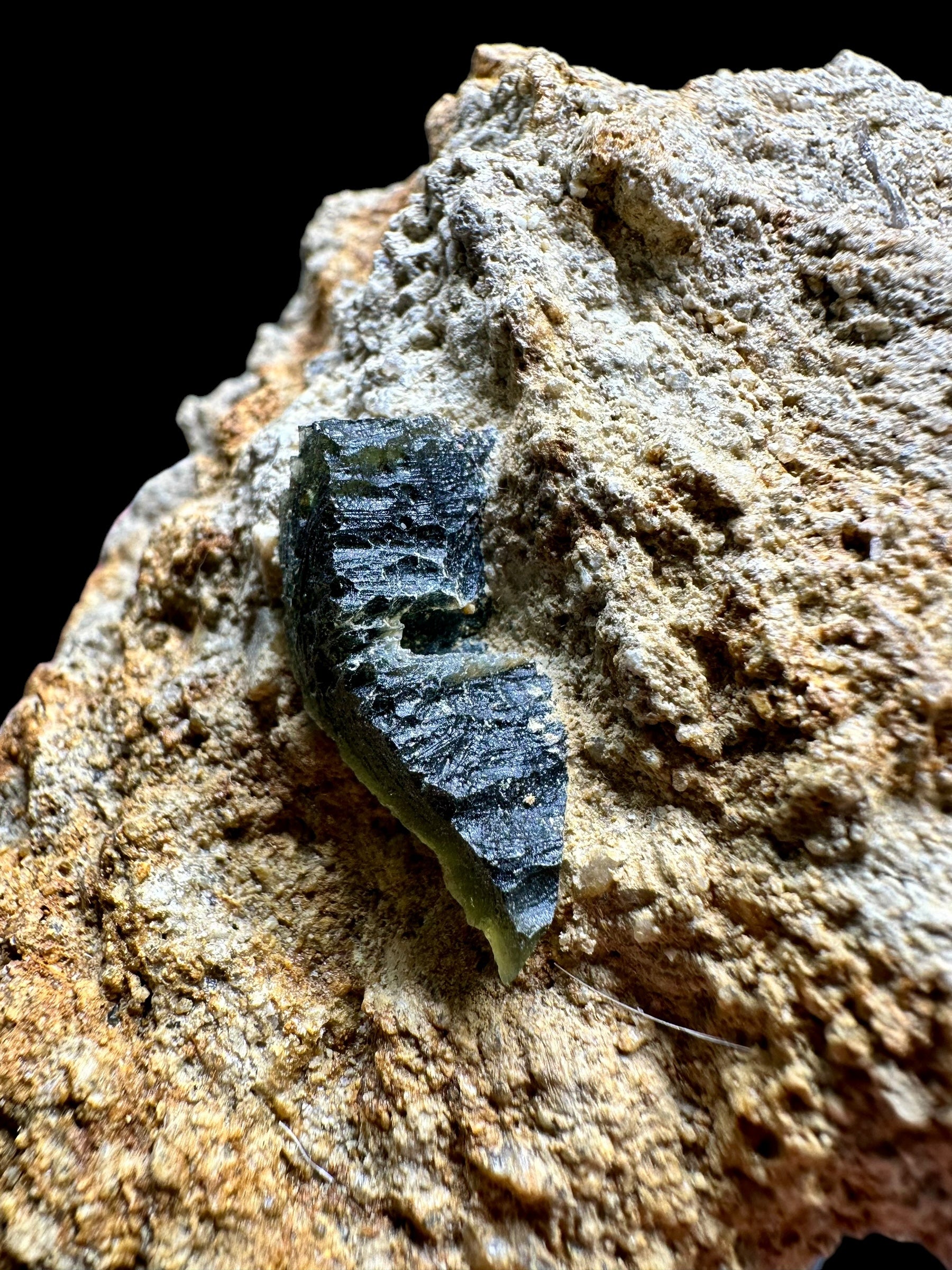 Moldavite in the sediment – Besednice – Sever - INS017