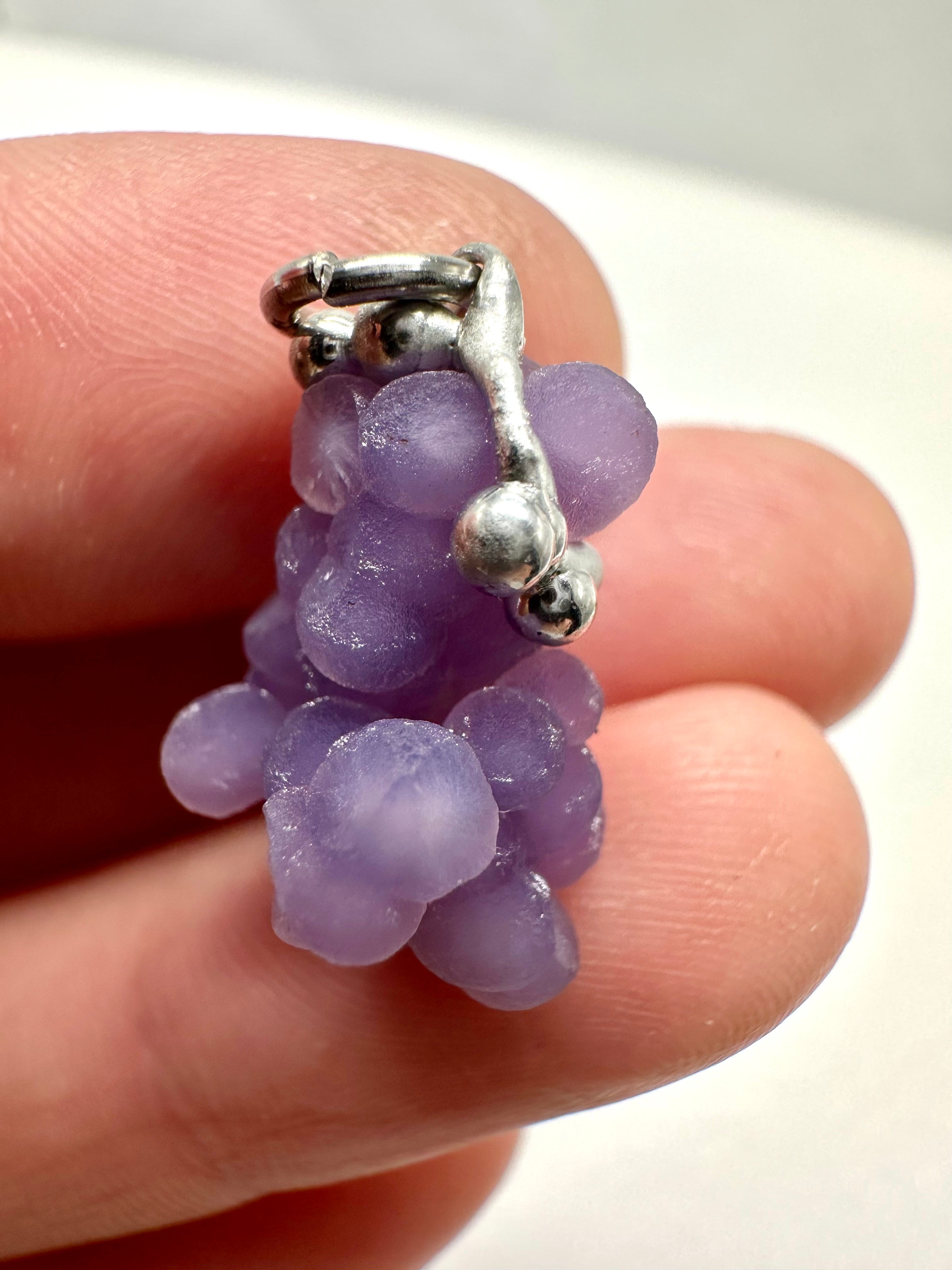 Grape chalcedony pendant - P/HCH4