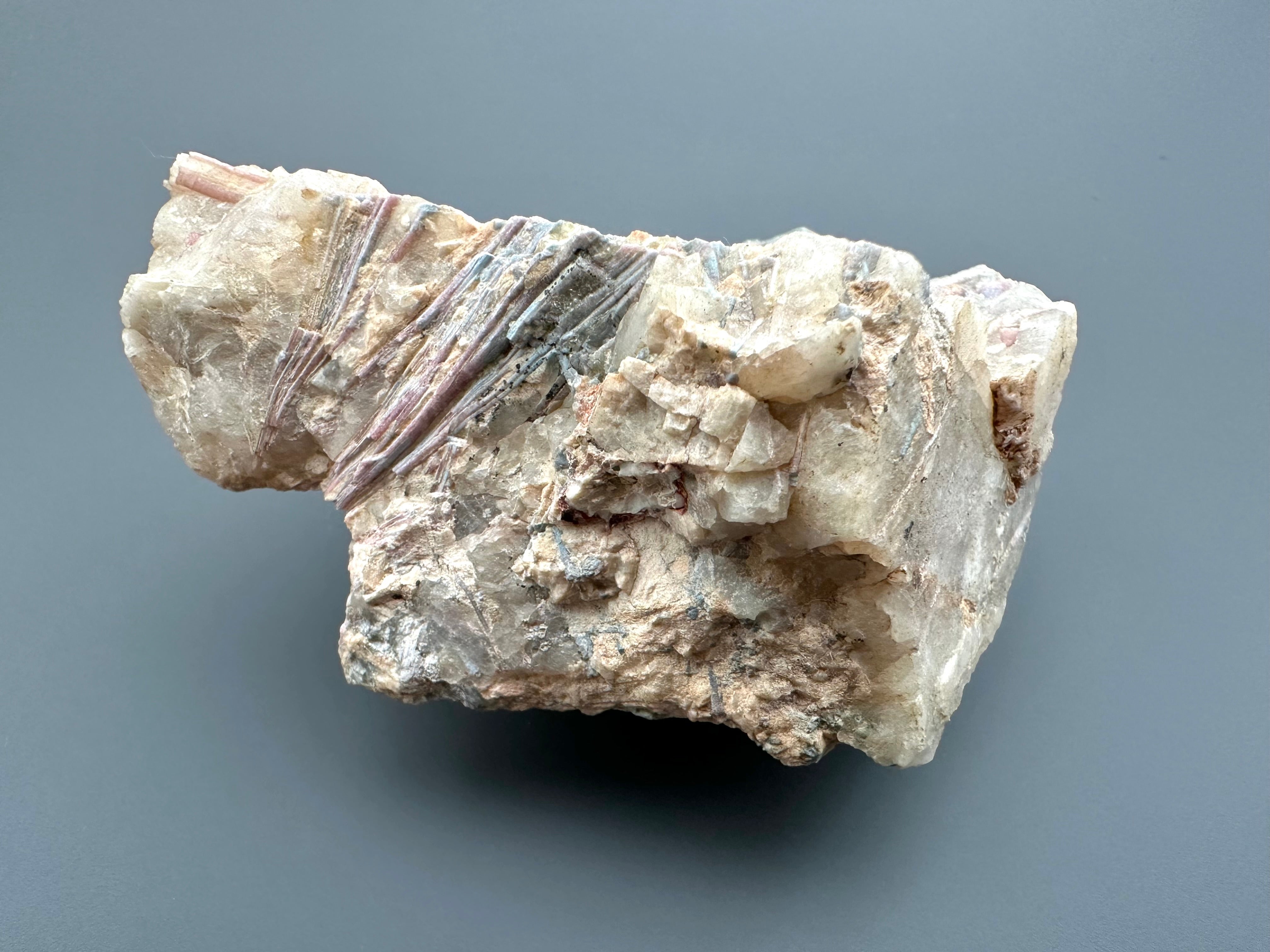 Elbaite, Indigolite, Rubellite, Amblygonite – Rozna, CZ - EL001