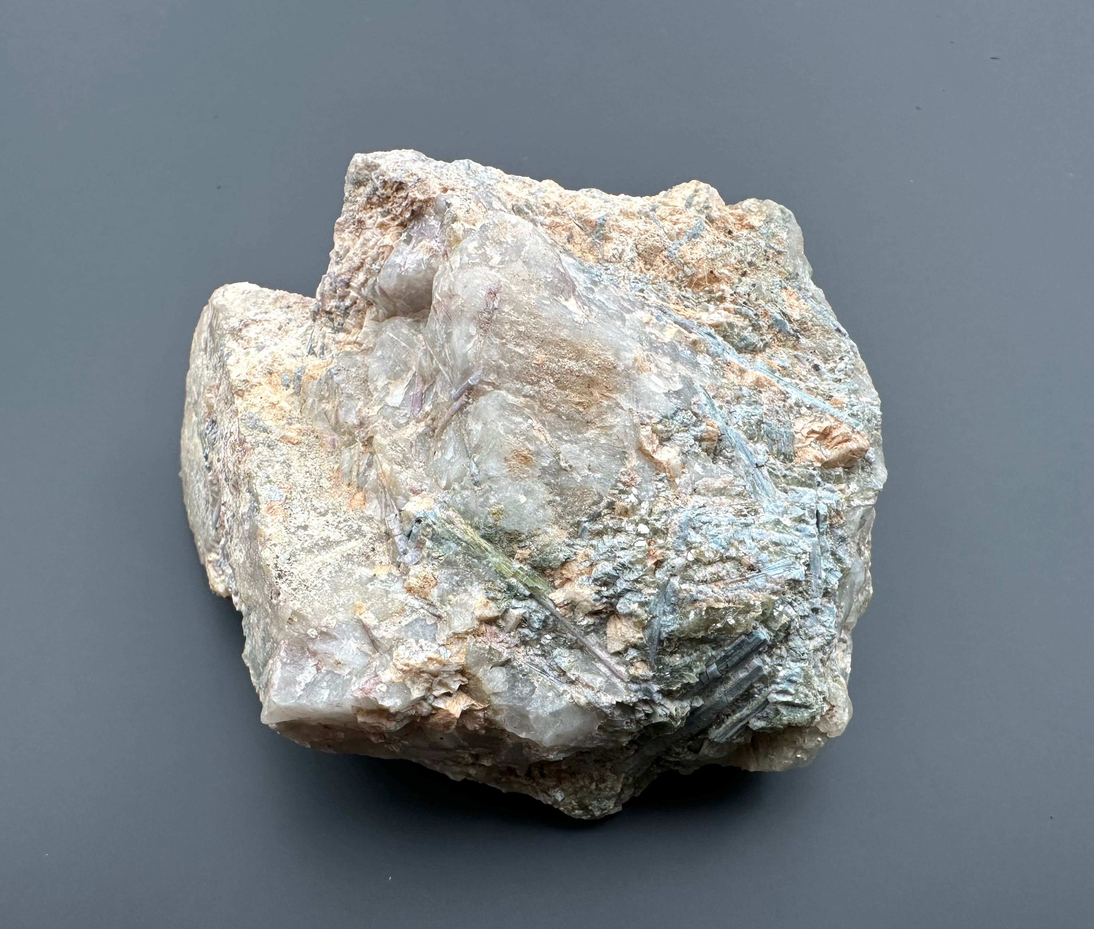 Elbaite, Indigolite, Rubellite, Amblygonite – Rozna, CZ - EL001