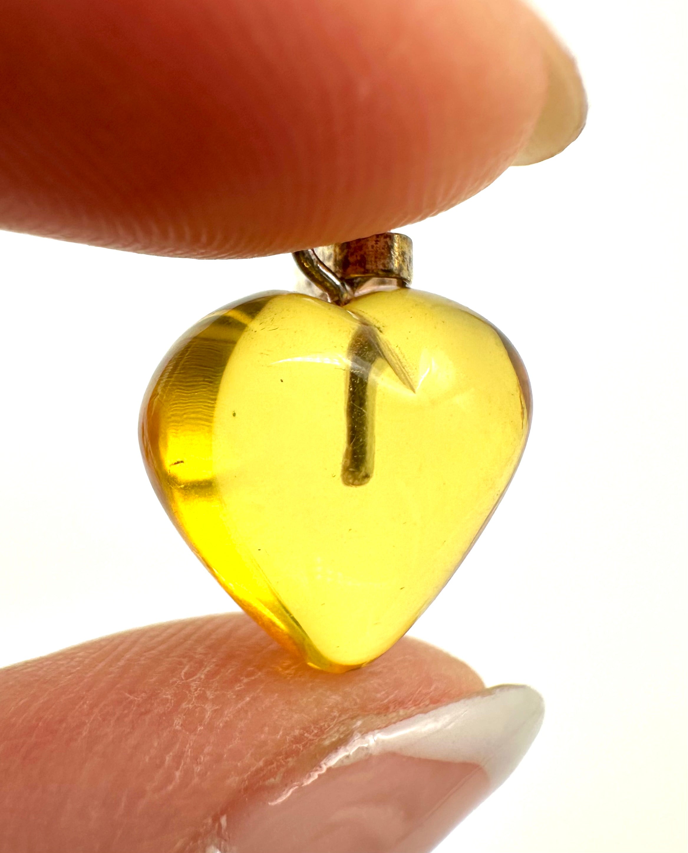 Amber pendant – random piece - P/JN006