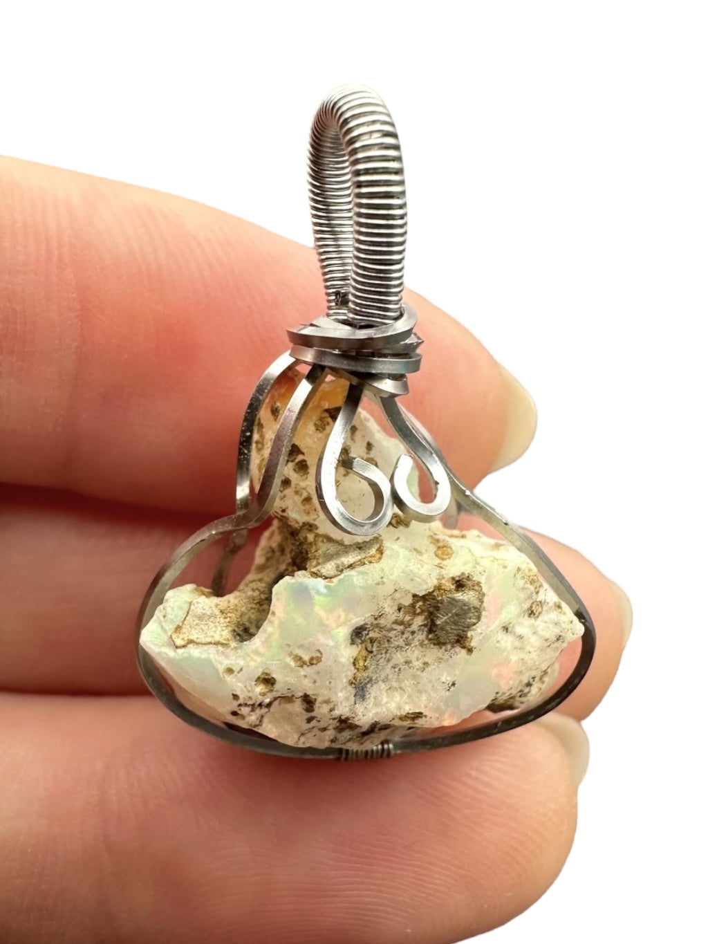 Precious opal pendant - P/OP010