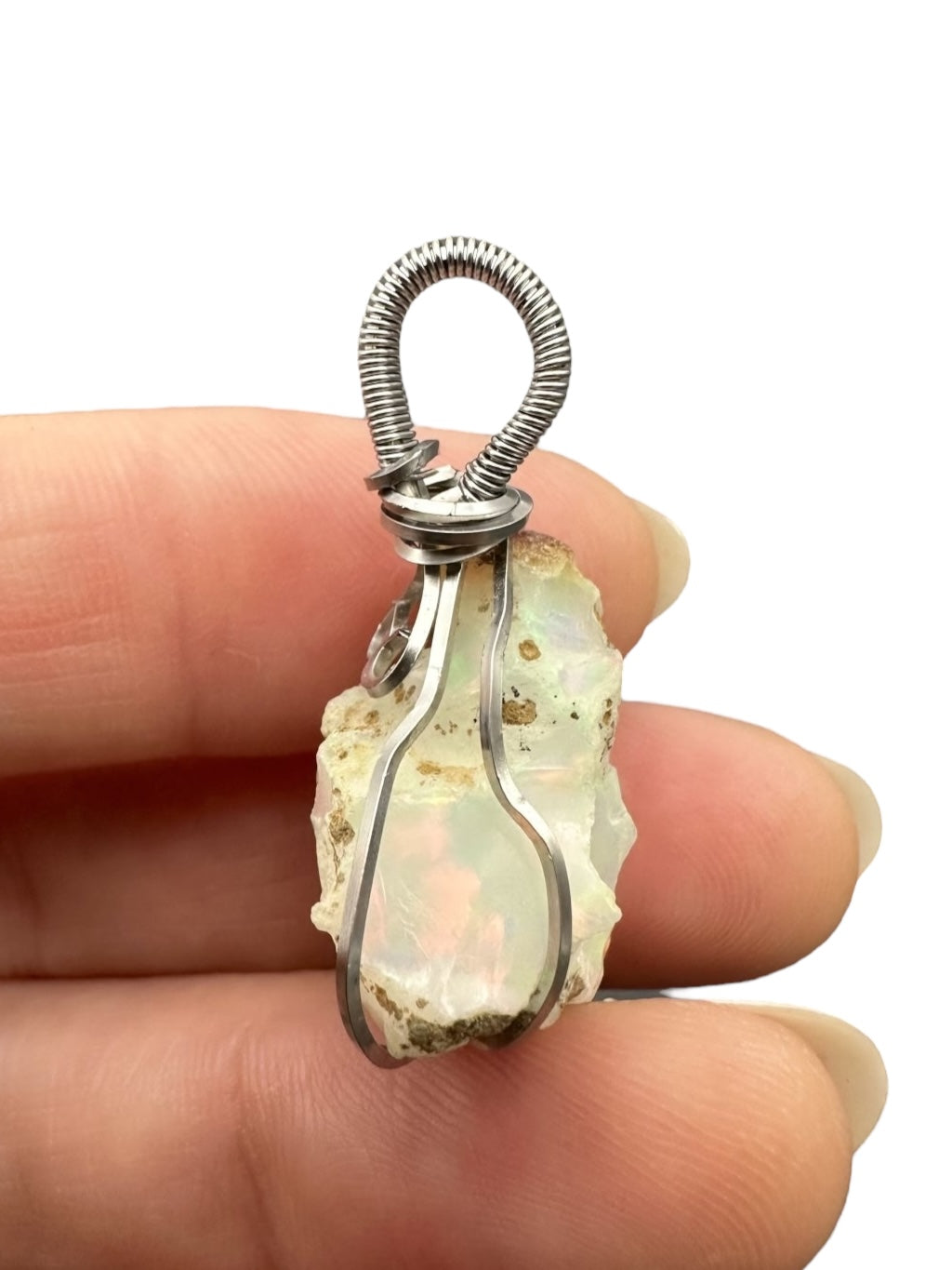Precious opal pendant - P/OP010