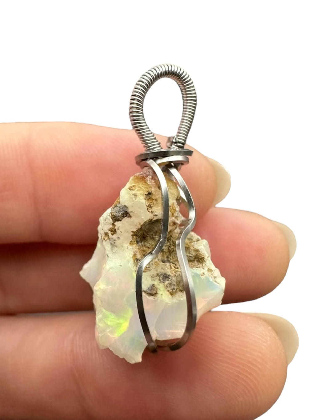 Precious opal pendant - P/OP010