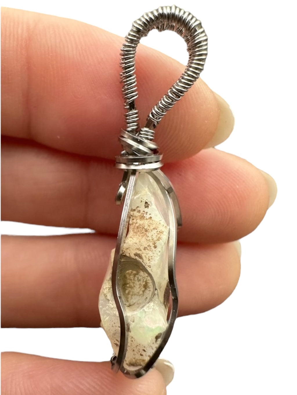 Precious opal pendant - P/OP011