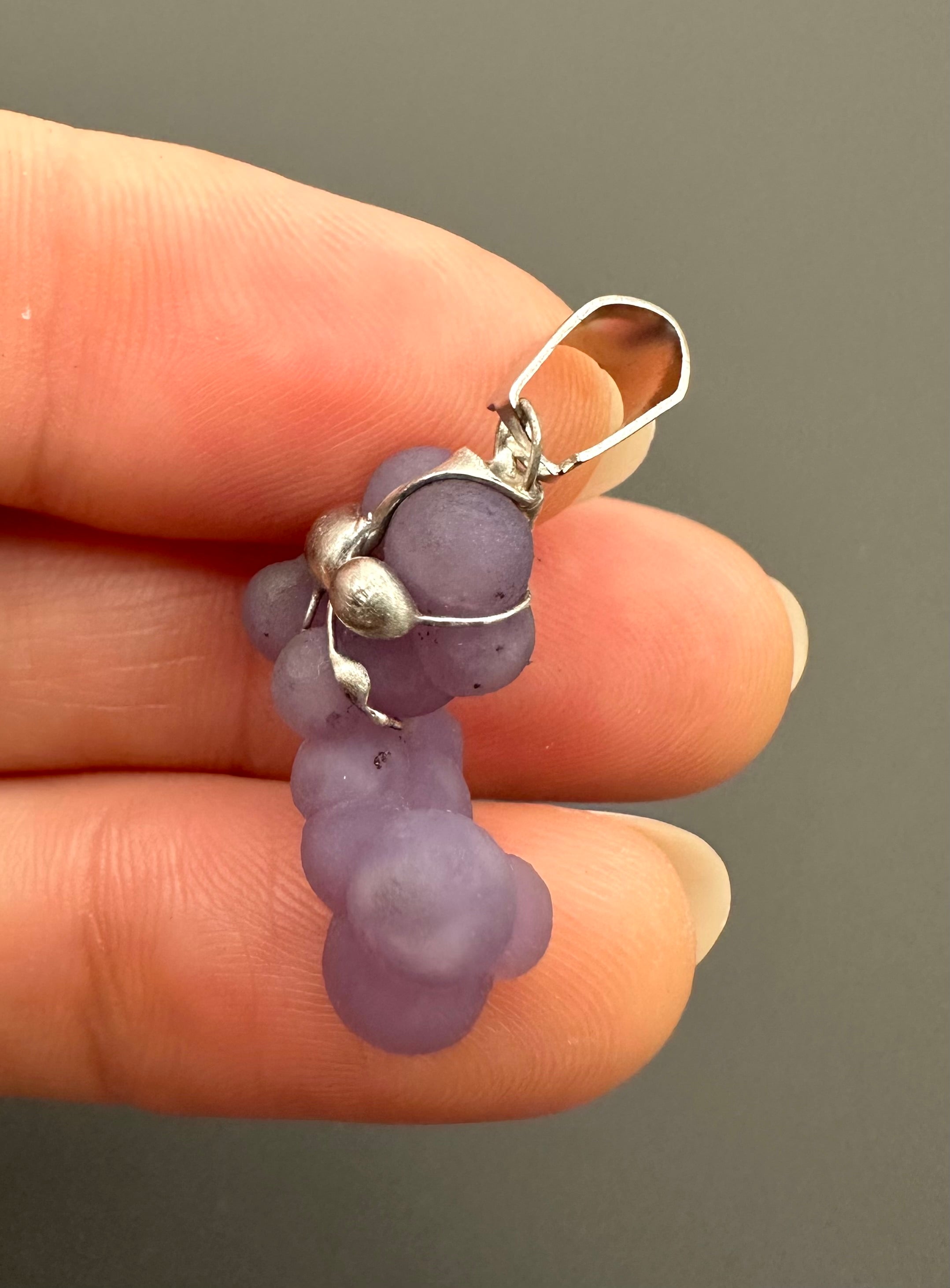 Grape chalcedony pendant - P/HCH52