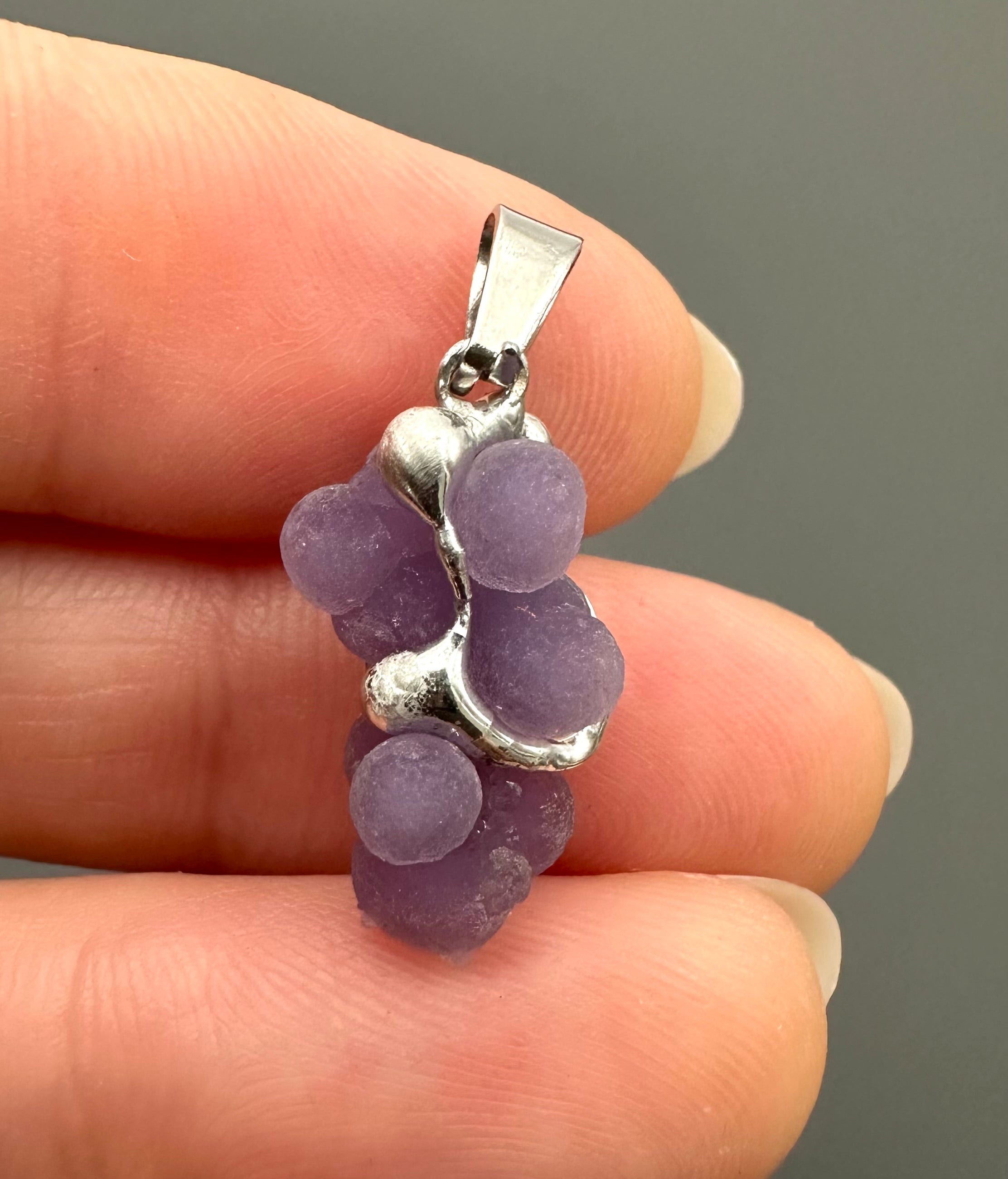 Grape chalcedony pendant - P/HCH54