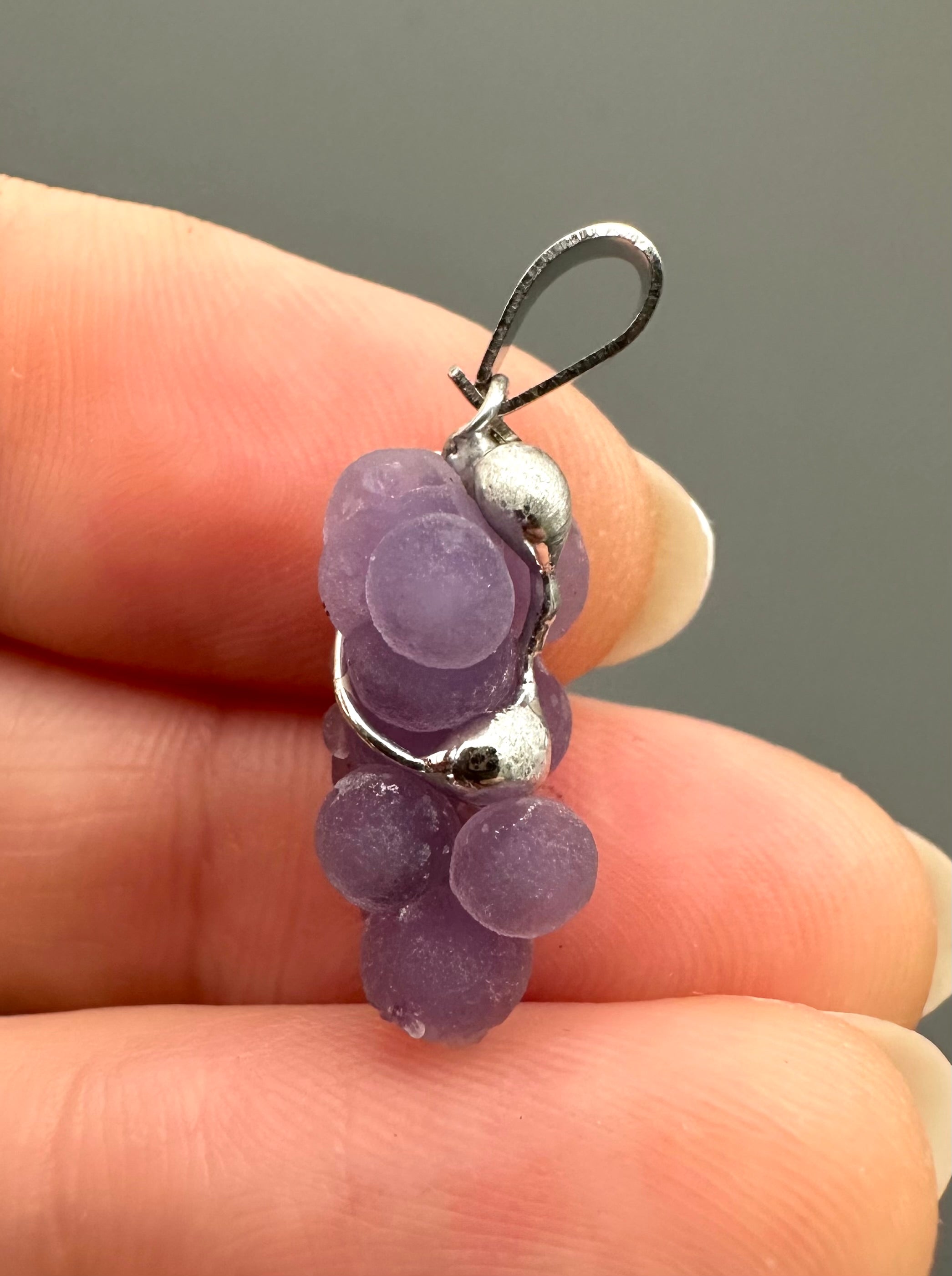 Grape chalcedony pendant - P/HCH54