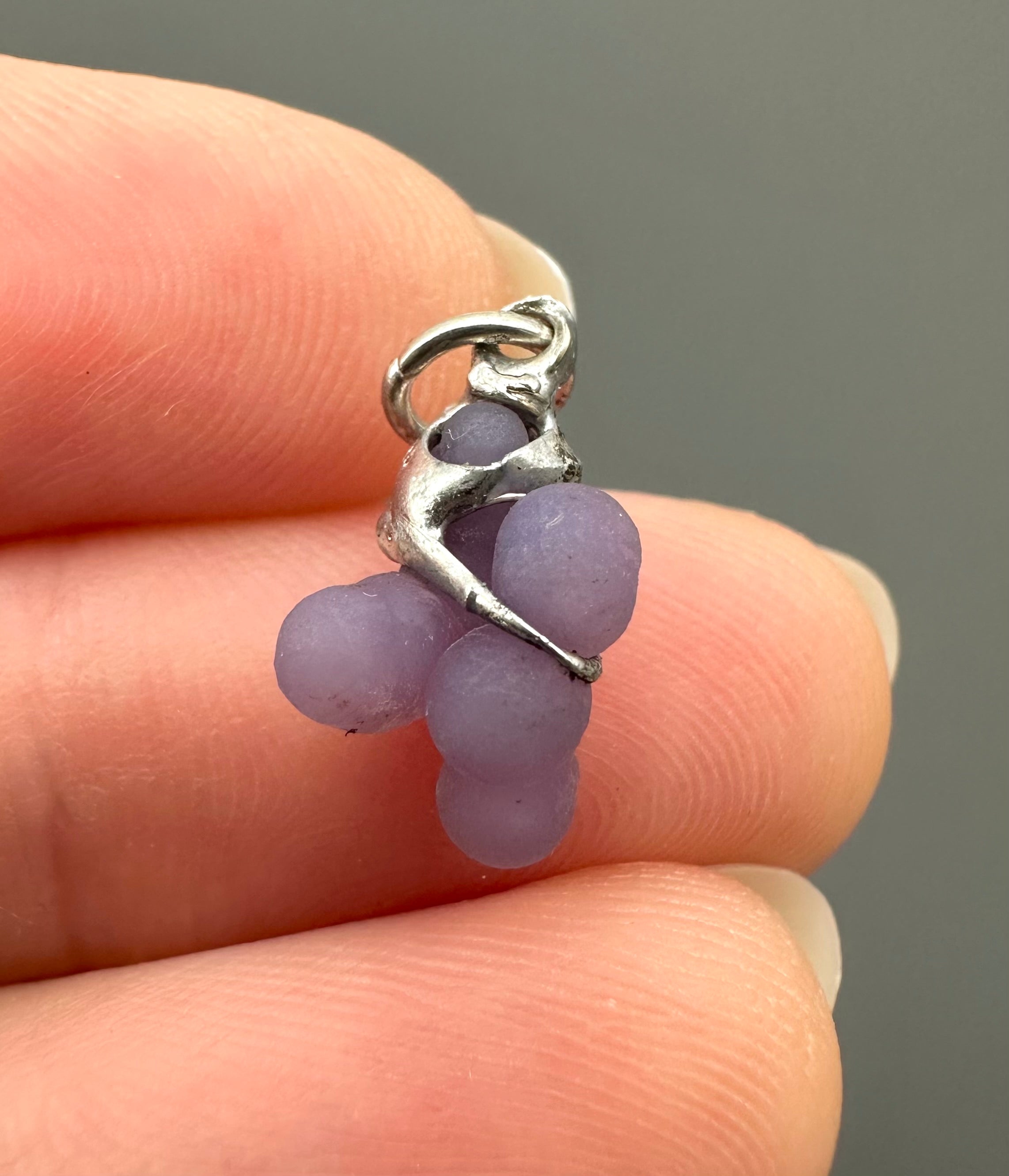 Grape chalcedony pendant - P/HCH57