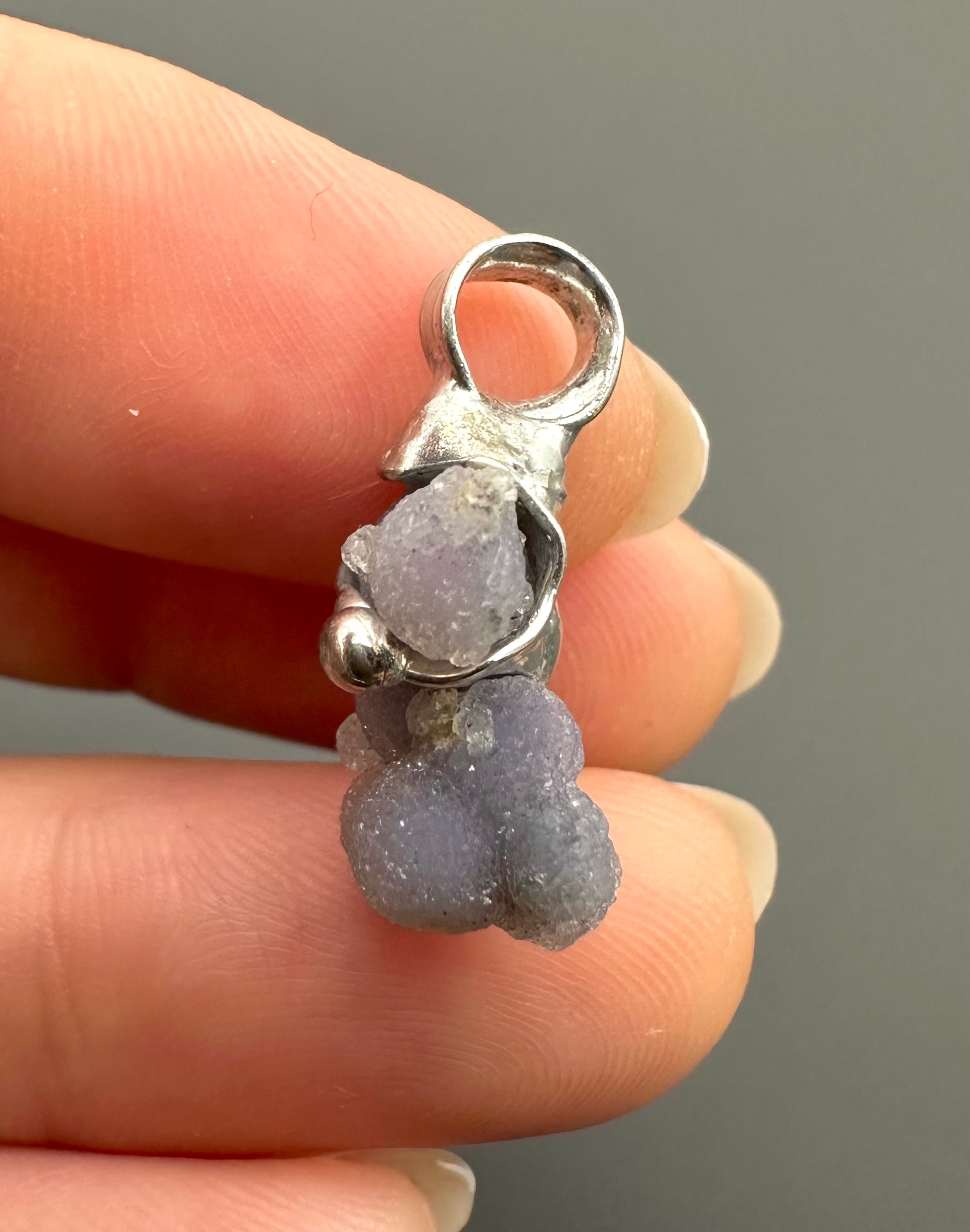 Grape chalcedony pendant - P/HCH59