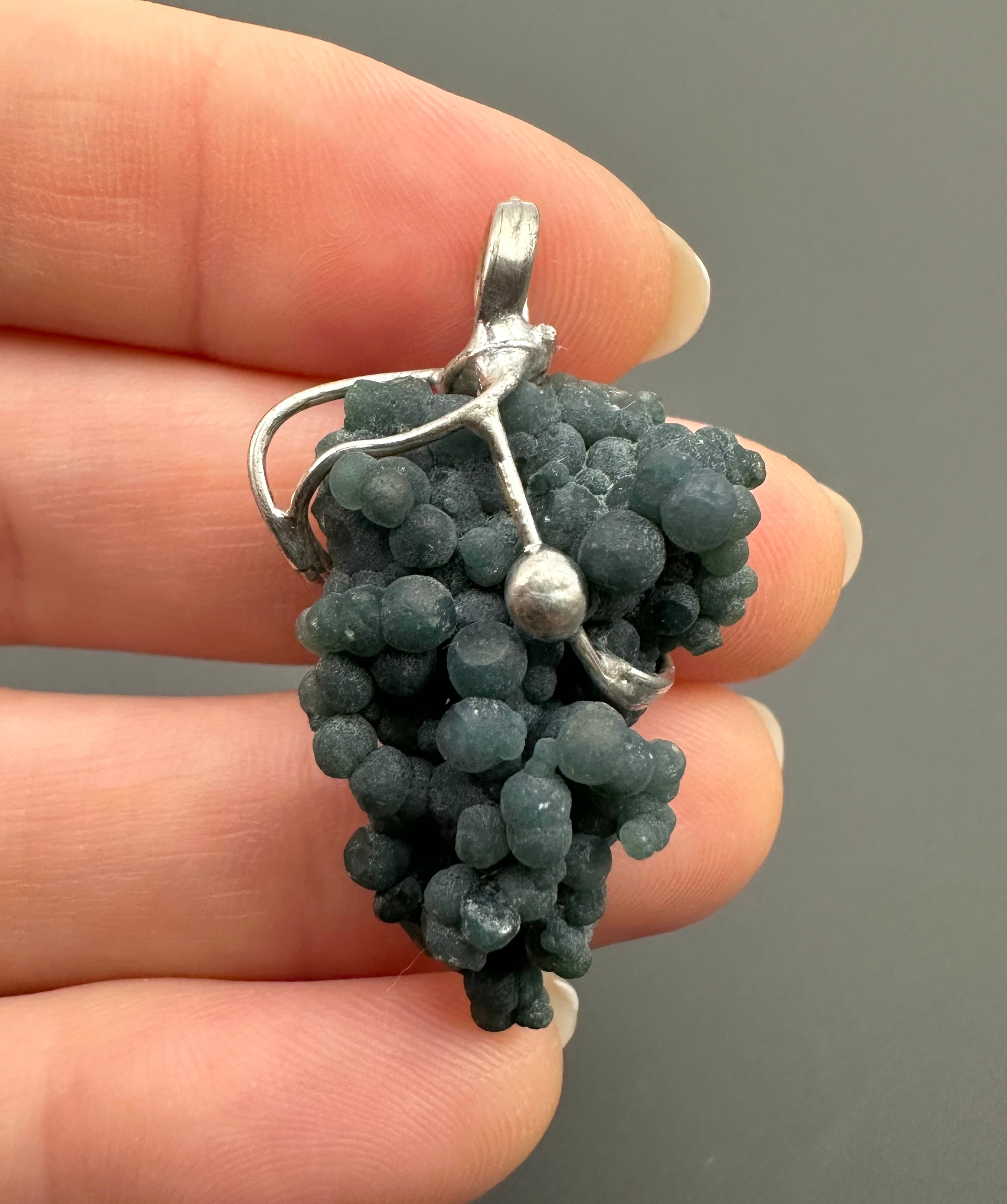 Grape chalcedony pendant - P/HCH63