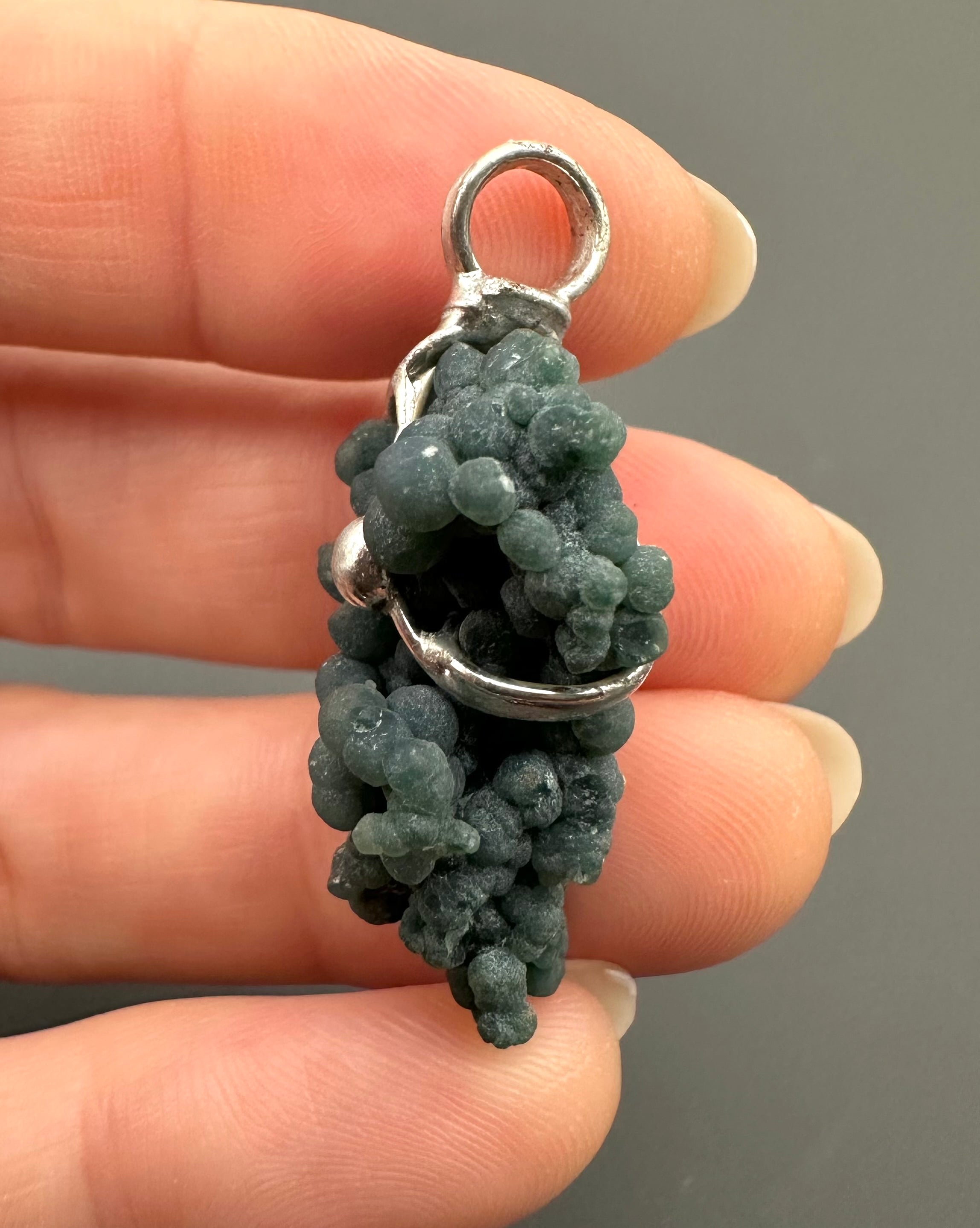 Grape chalcedony pendant - P/HCH63