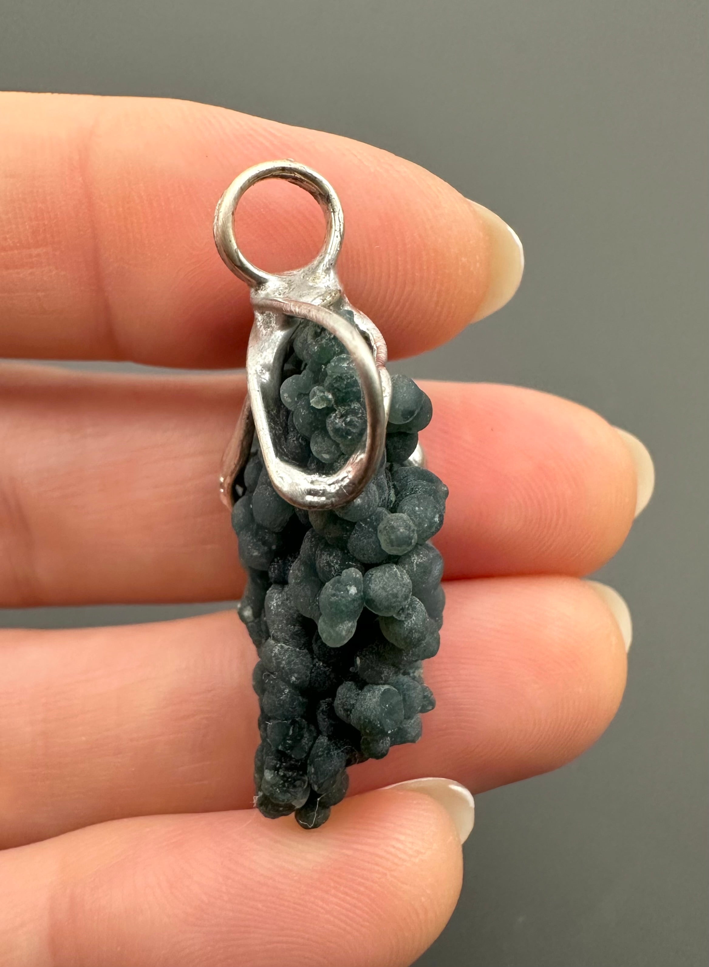 Grape chalcedony pendant - P/HCH63