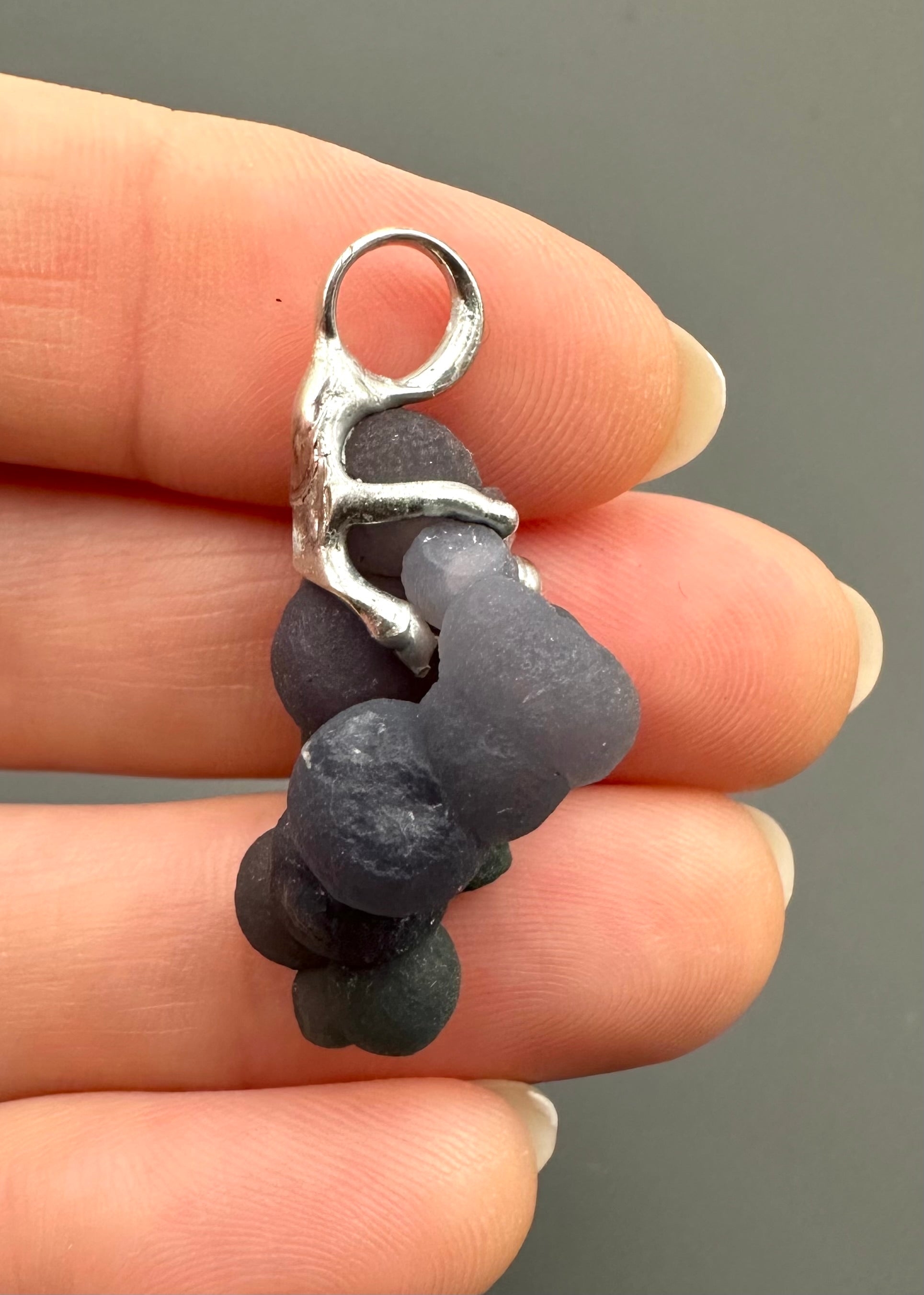 Grape chalcedony pendant - P/HCH64