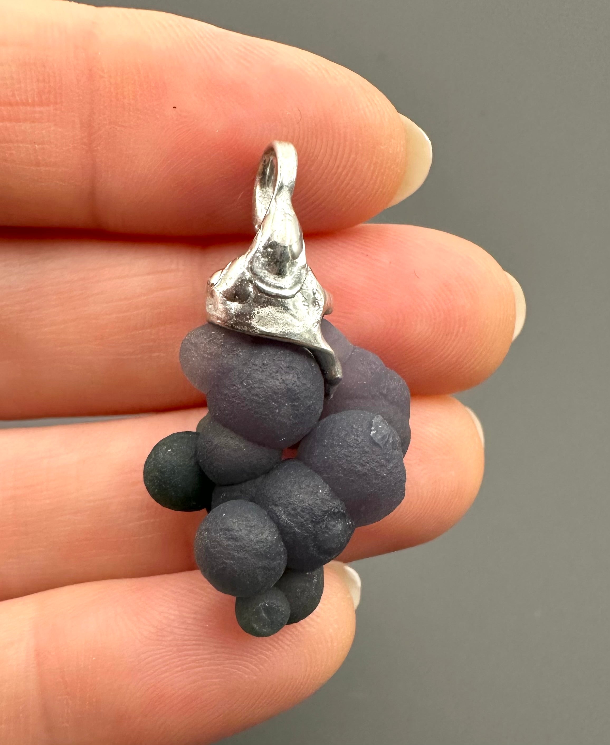 Grape chalcedony pendant - P/HCH64