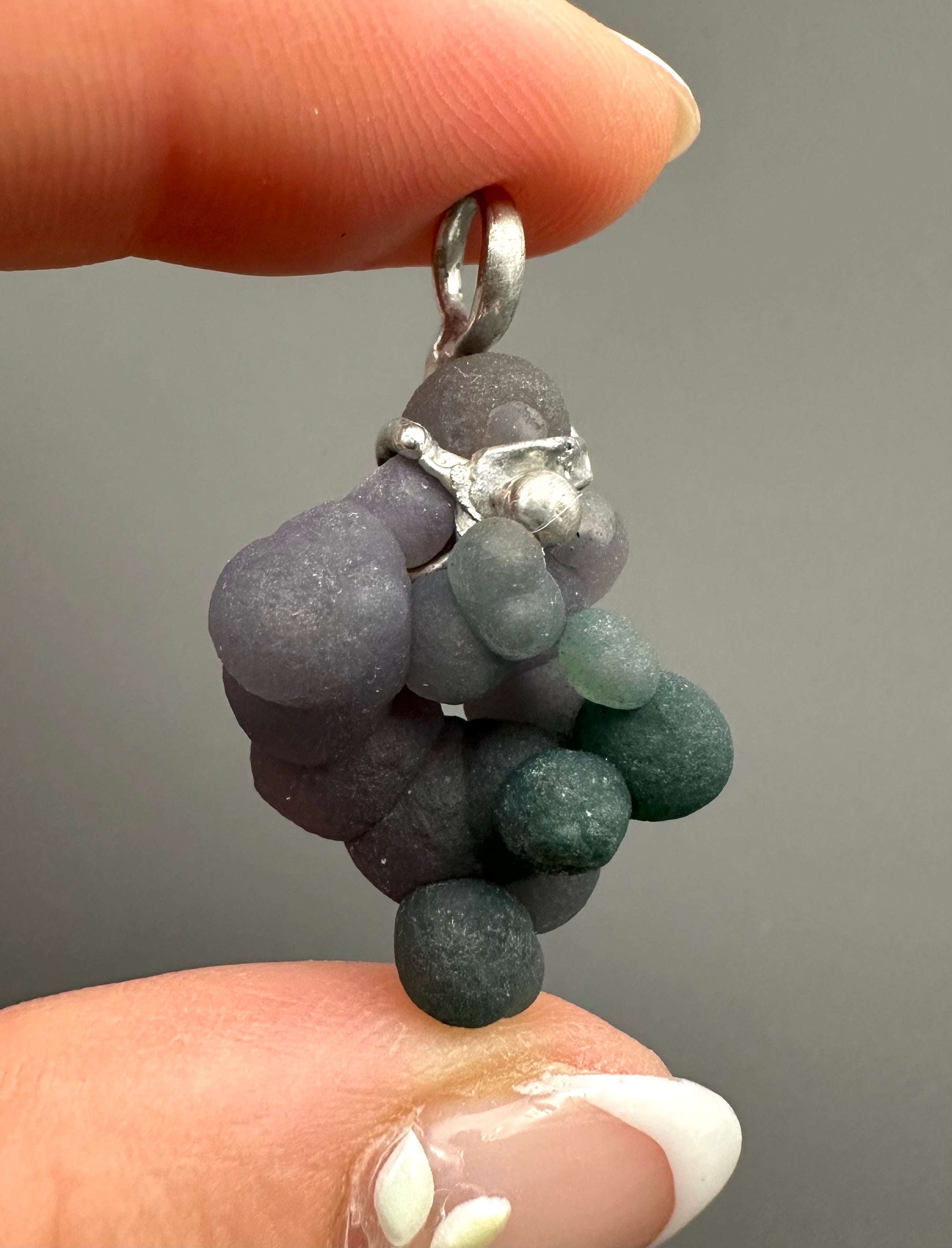Grape chalcedony pendant - P/HCH64