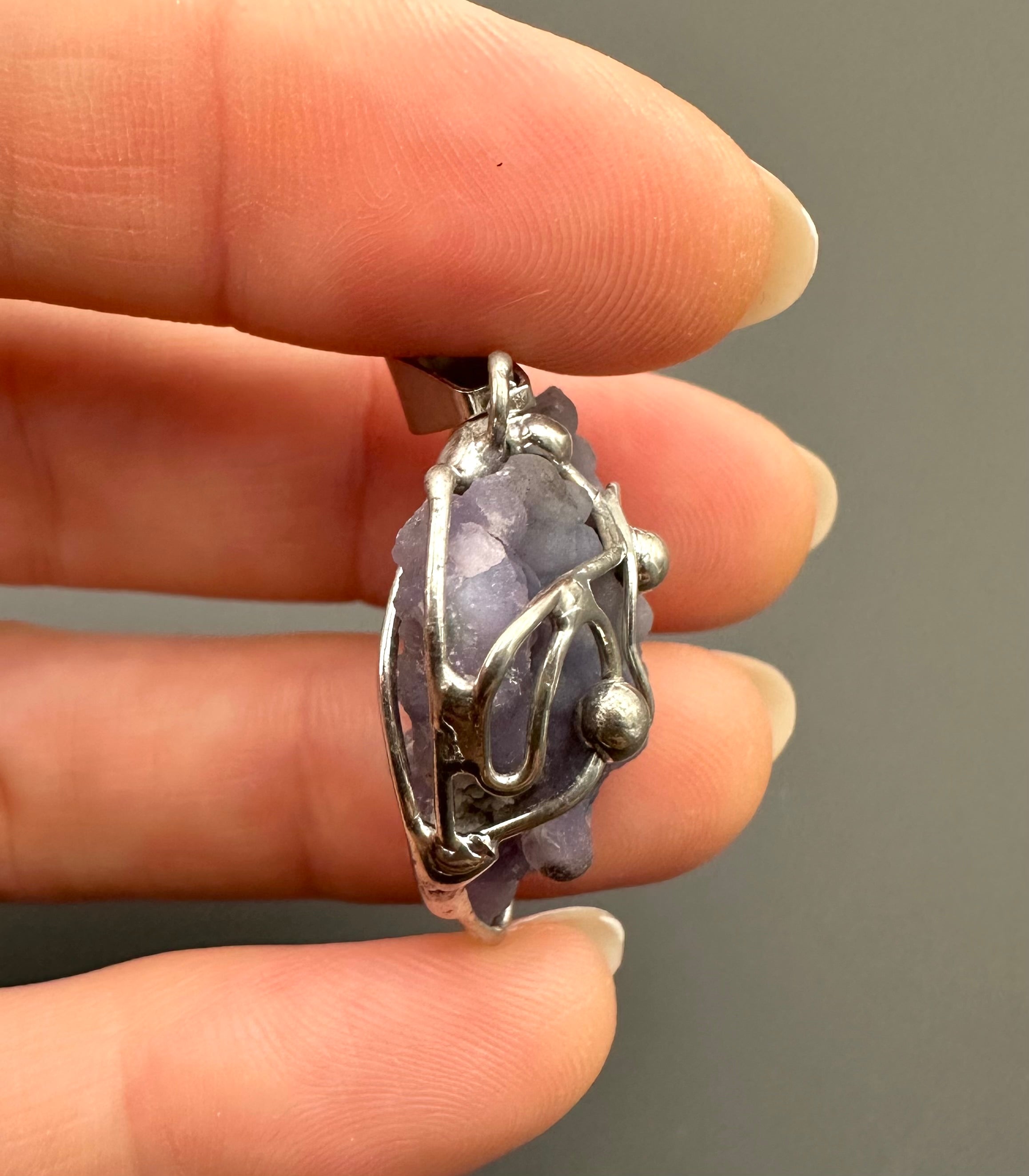 Grape chalcedony pendant - P/HCH65