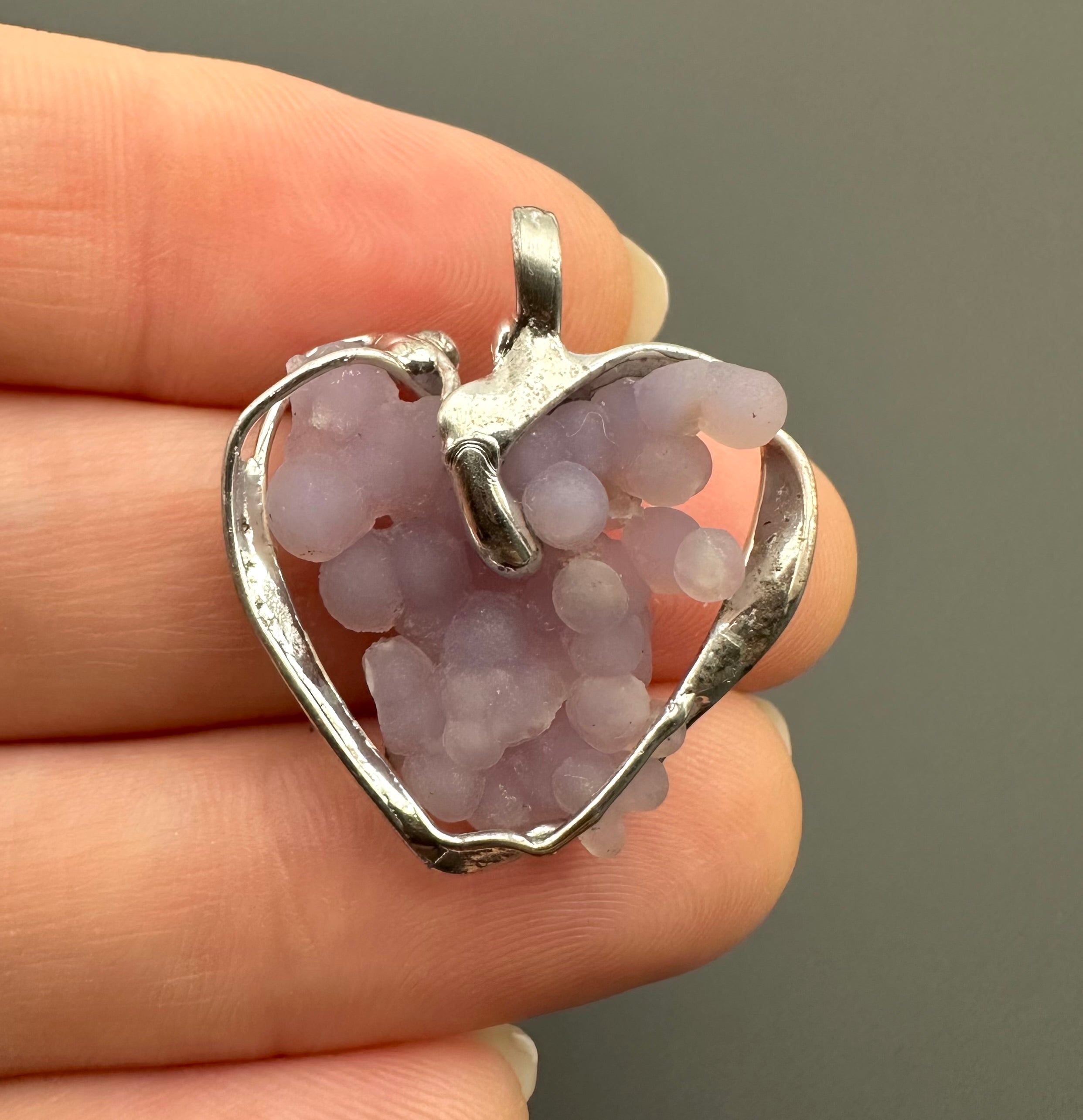 Grape chalcedony pendant - P/HCH67