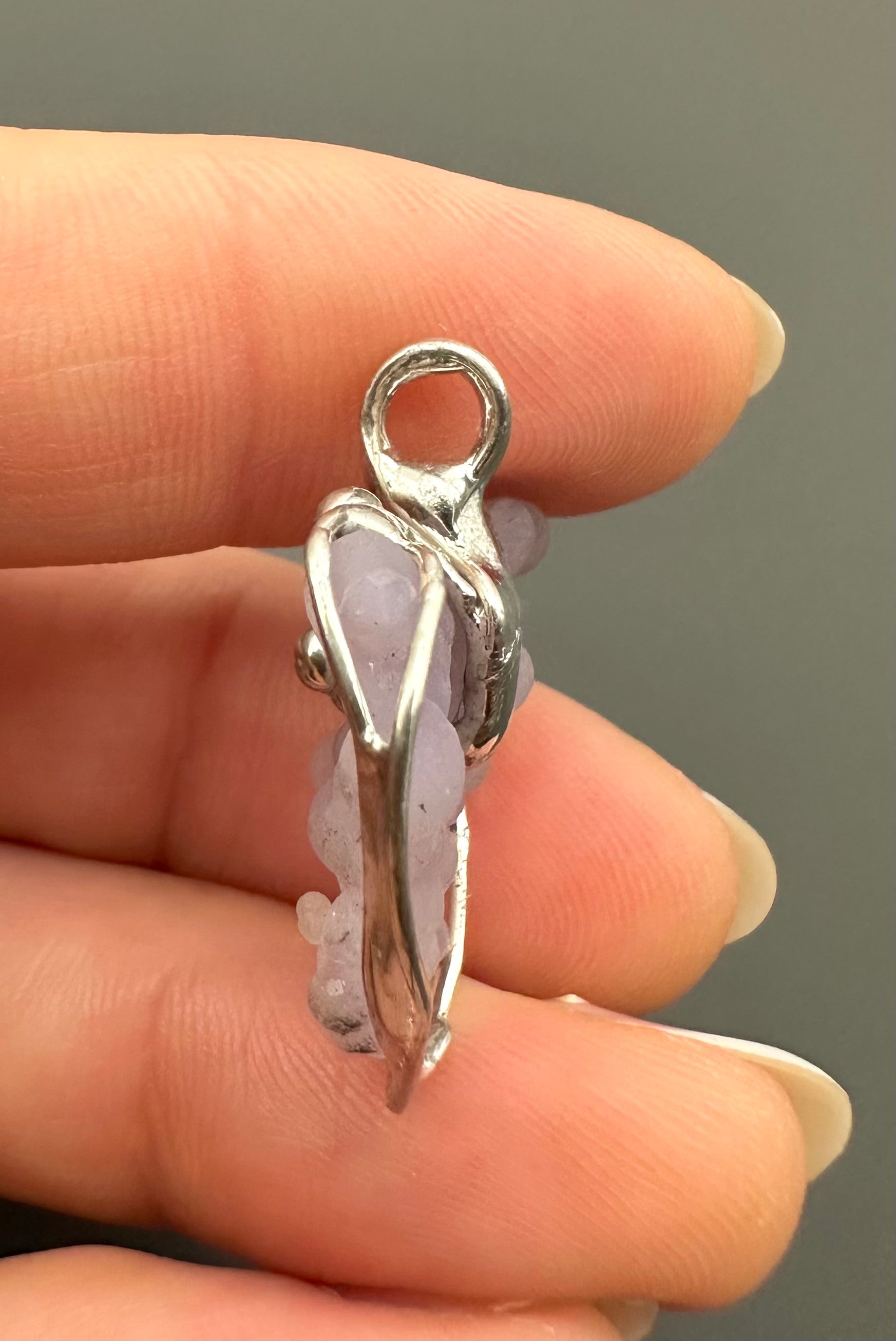 Grape chalcedony pendant - P/HCH67