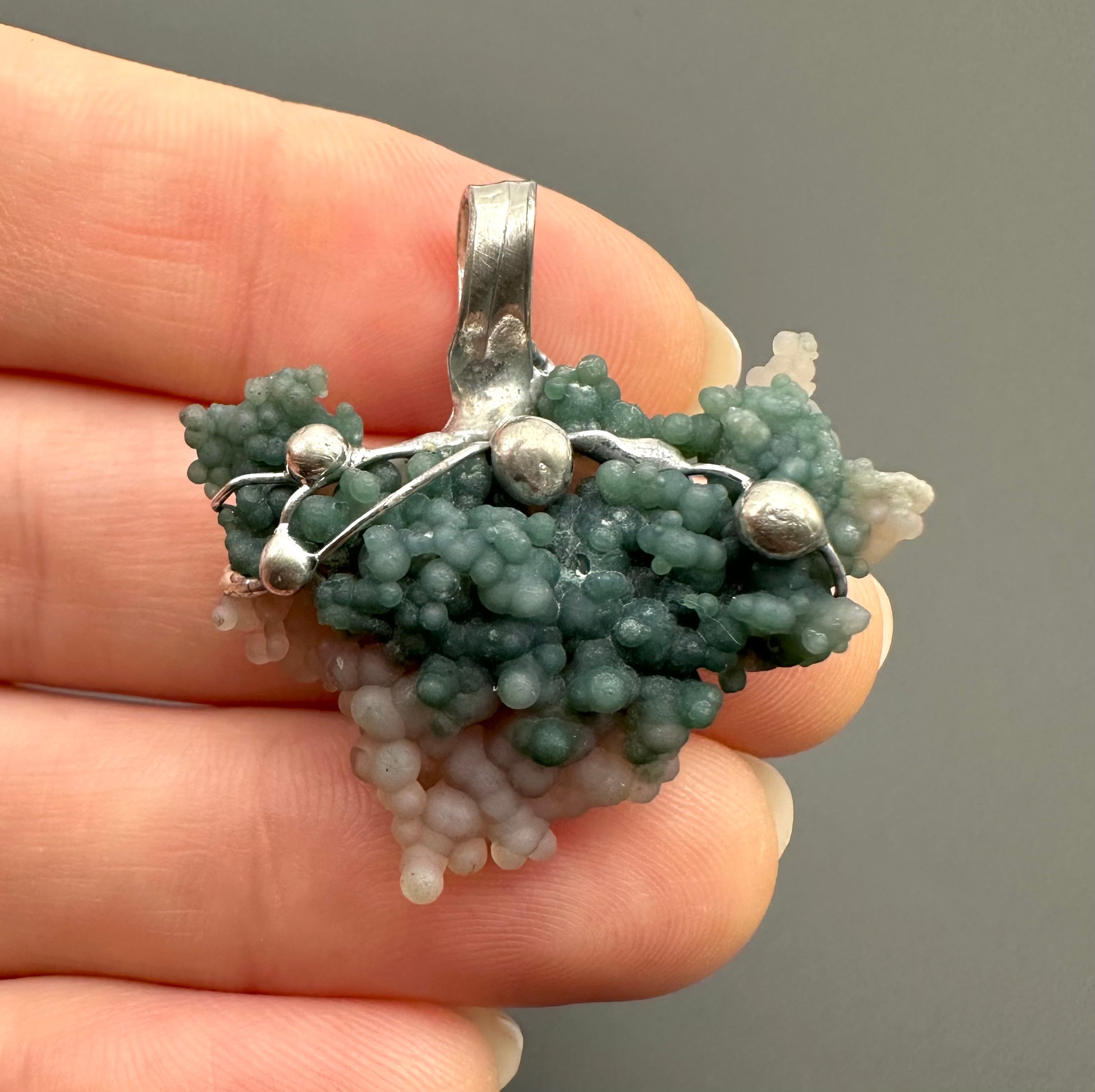 Grape chalcedony pendant - P/HCH68