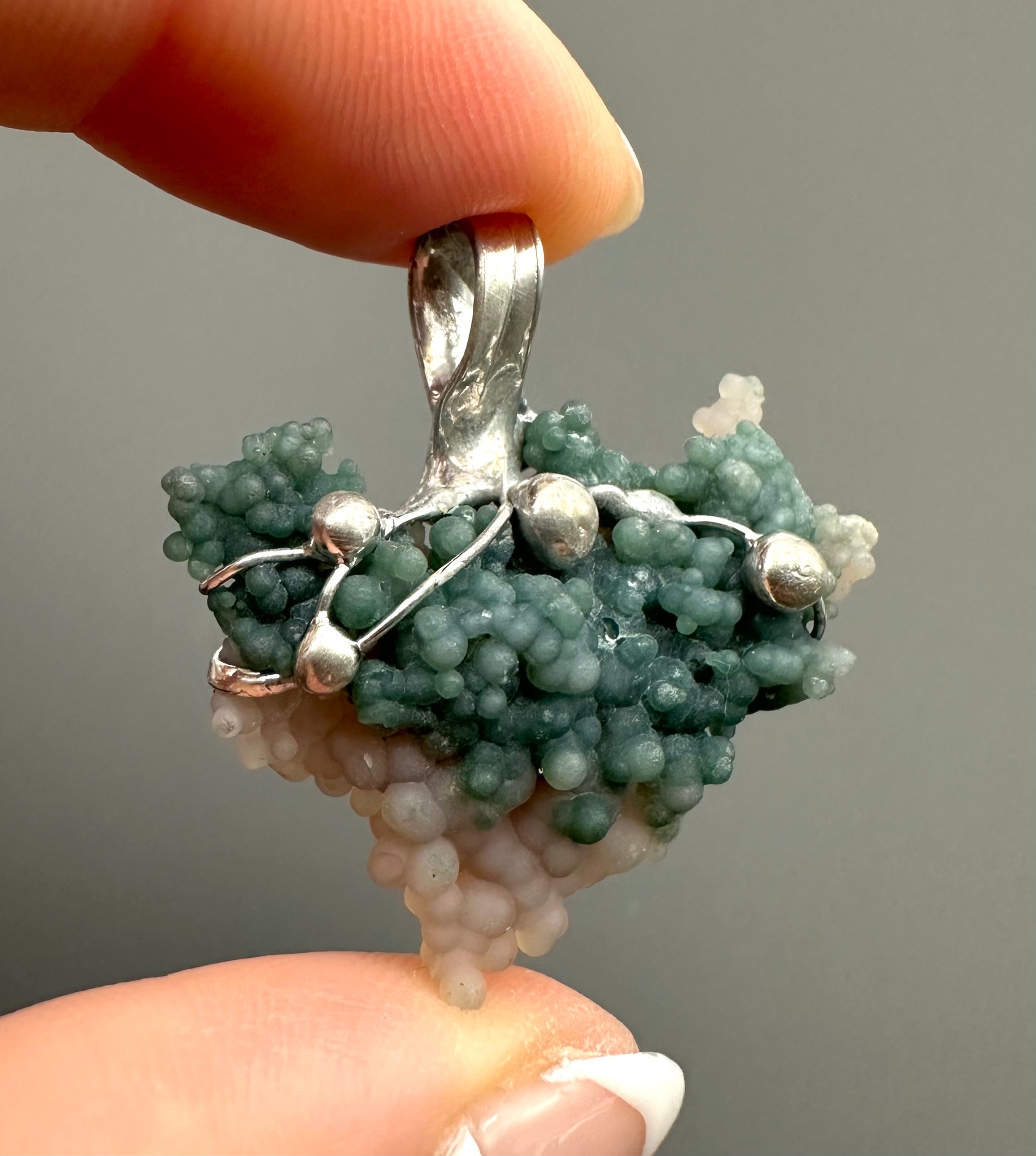 Grape chalcedony pendant - P/HCH68