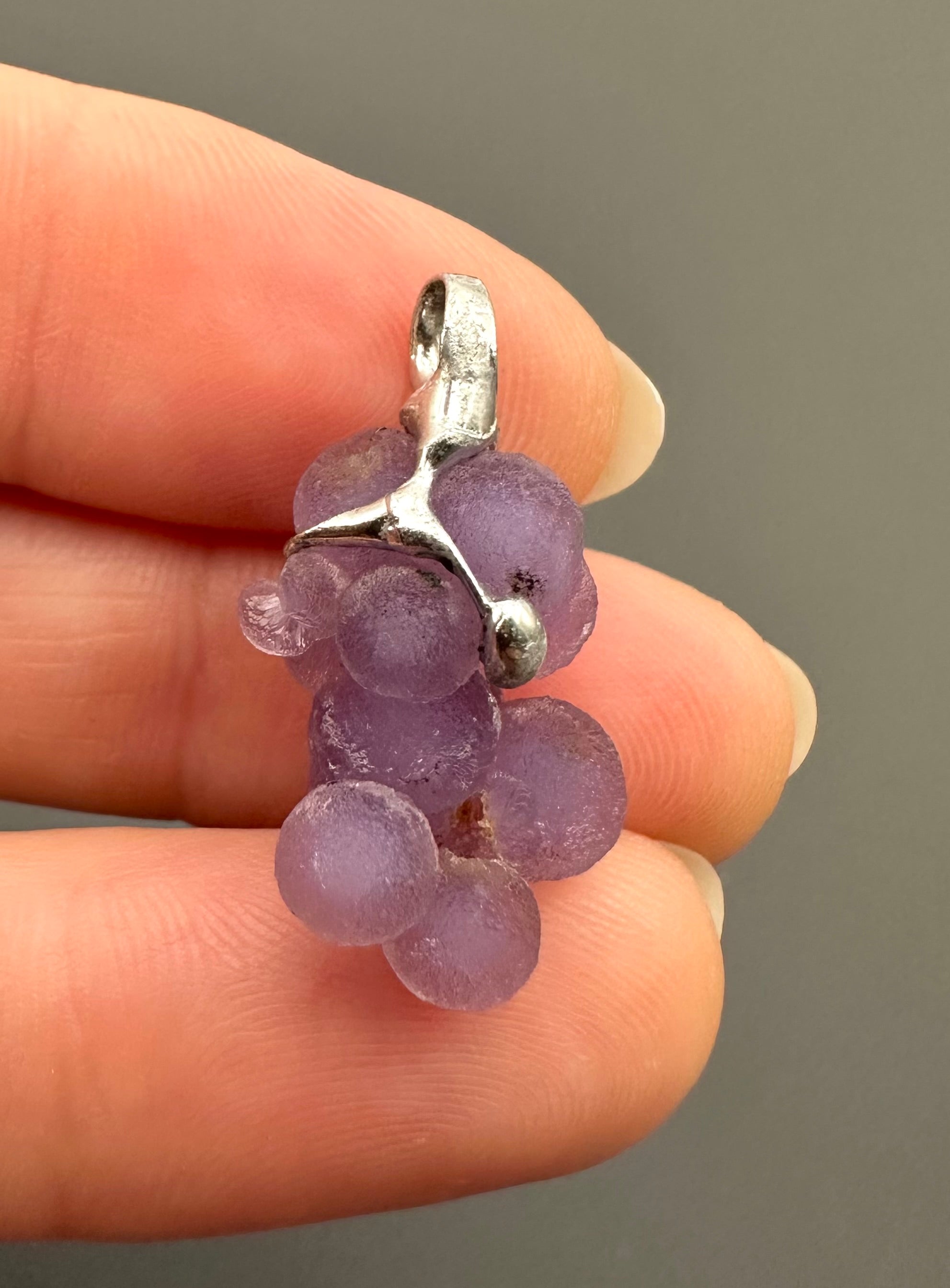 Grape chalcedony pendant - P/HCH69