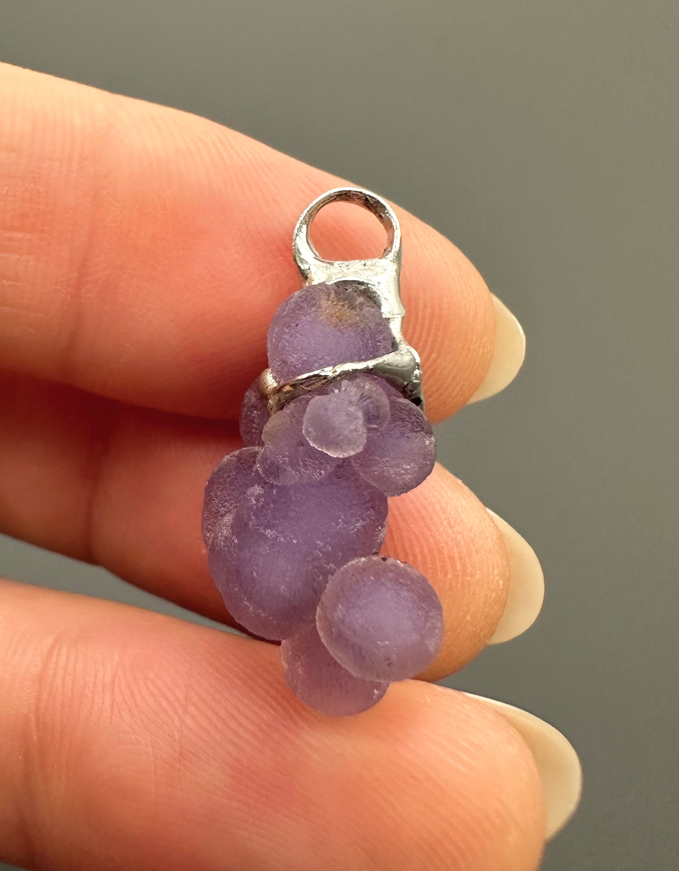 Grape chalcedony pendant - P/HCH69