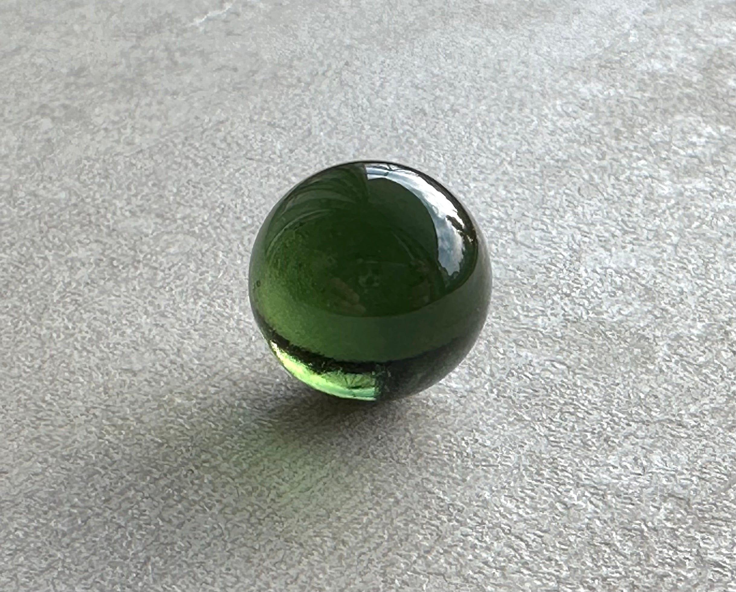 Faceted moldavite 25,45ct – sphere - BV032