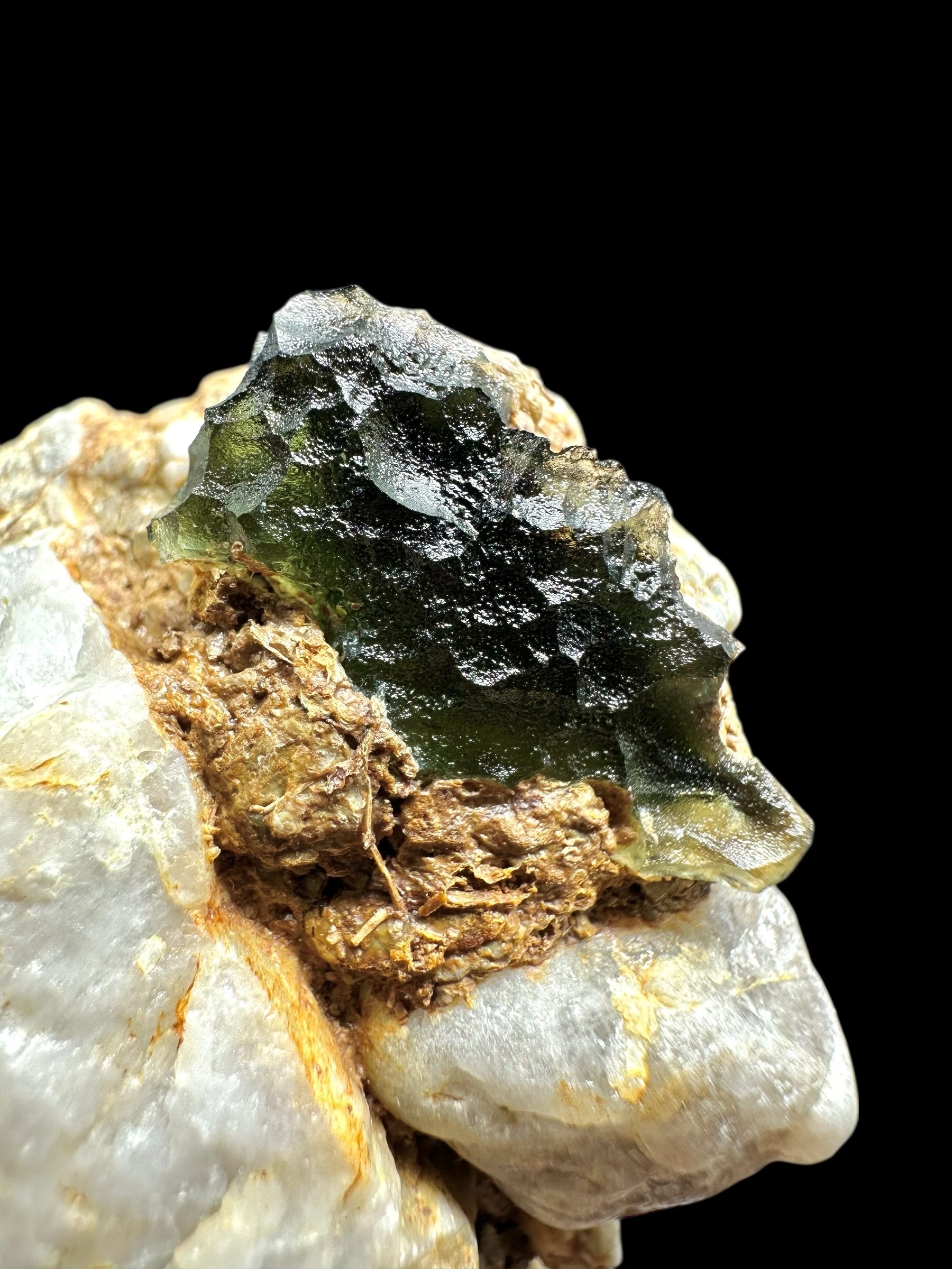 Moldavite in the sediment – Dolni Chrastany - INS026
