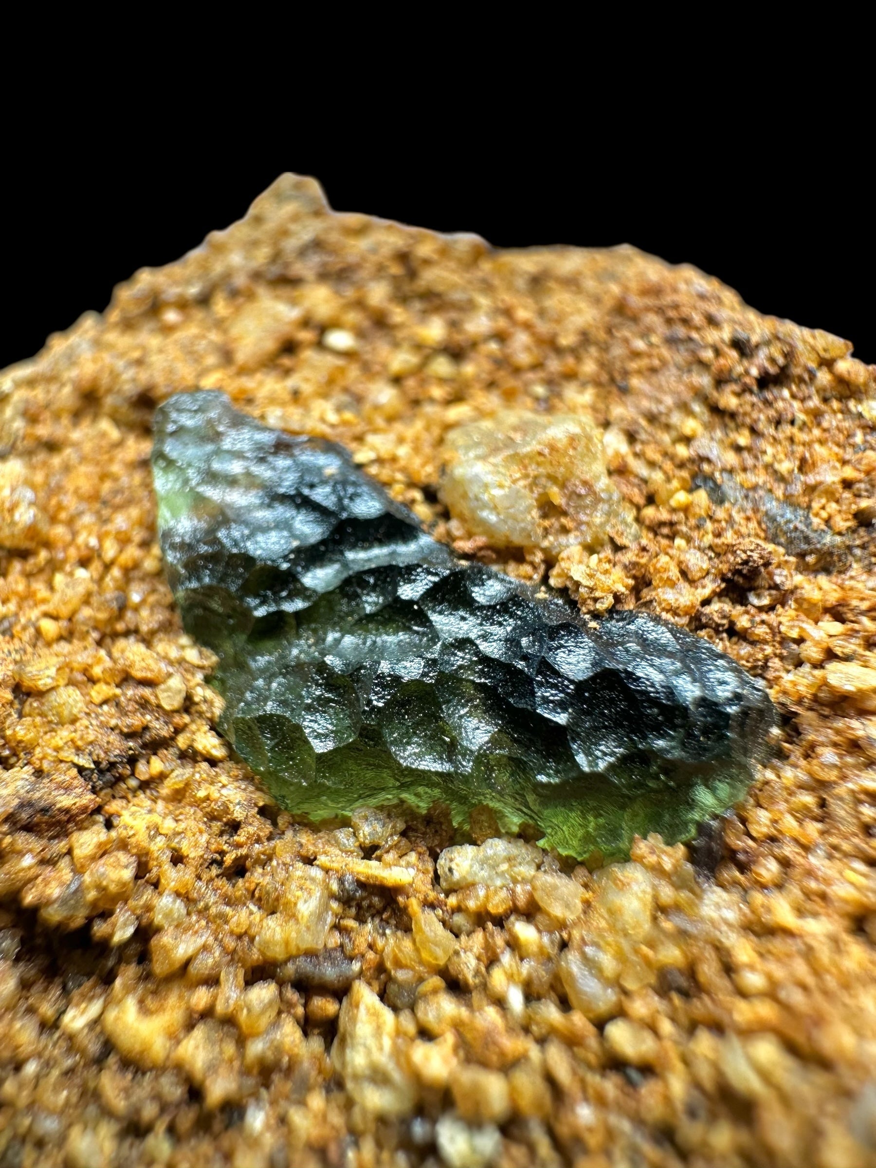 Moldavite in the sediment – Nesmen - INS030