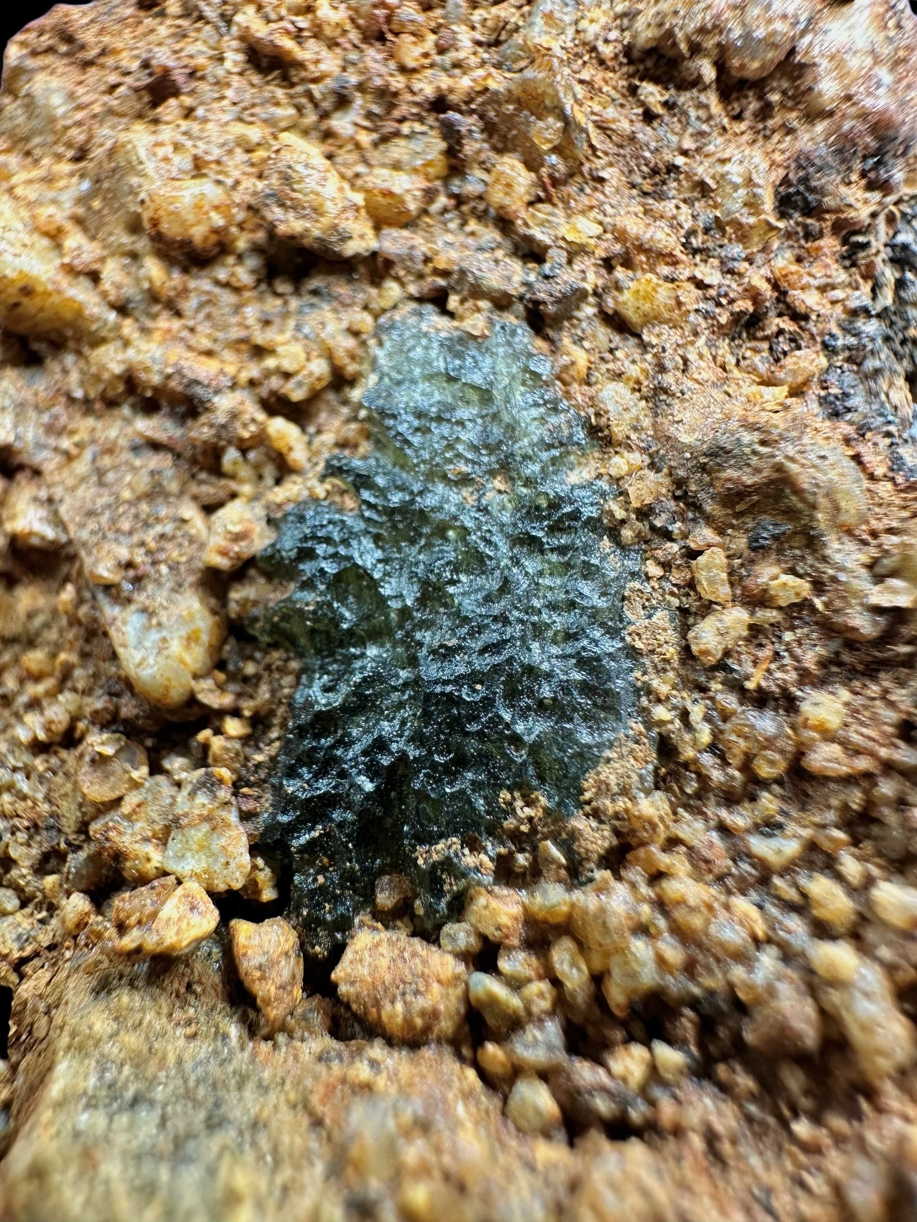 Moldavite in the sediment – Nesmen - INS033