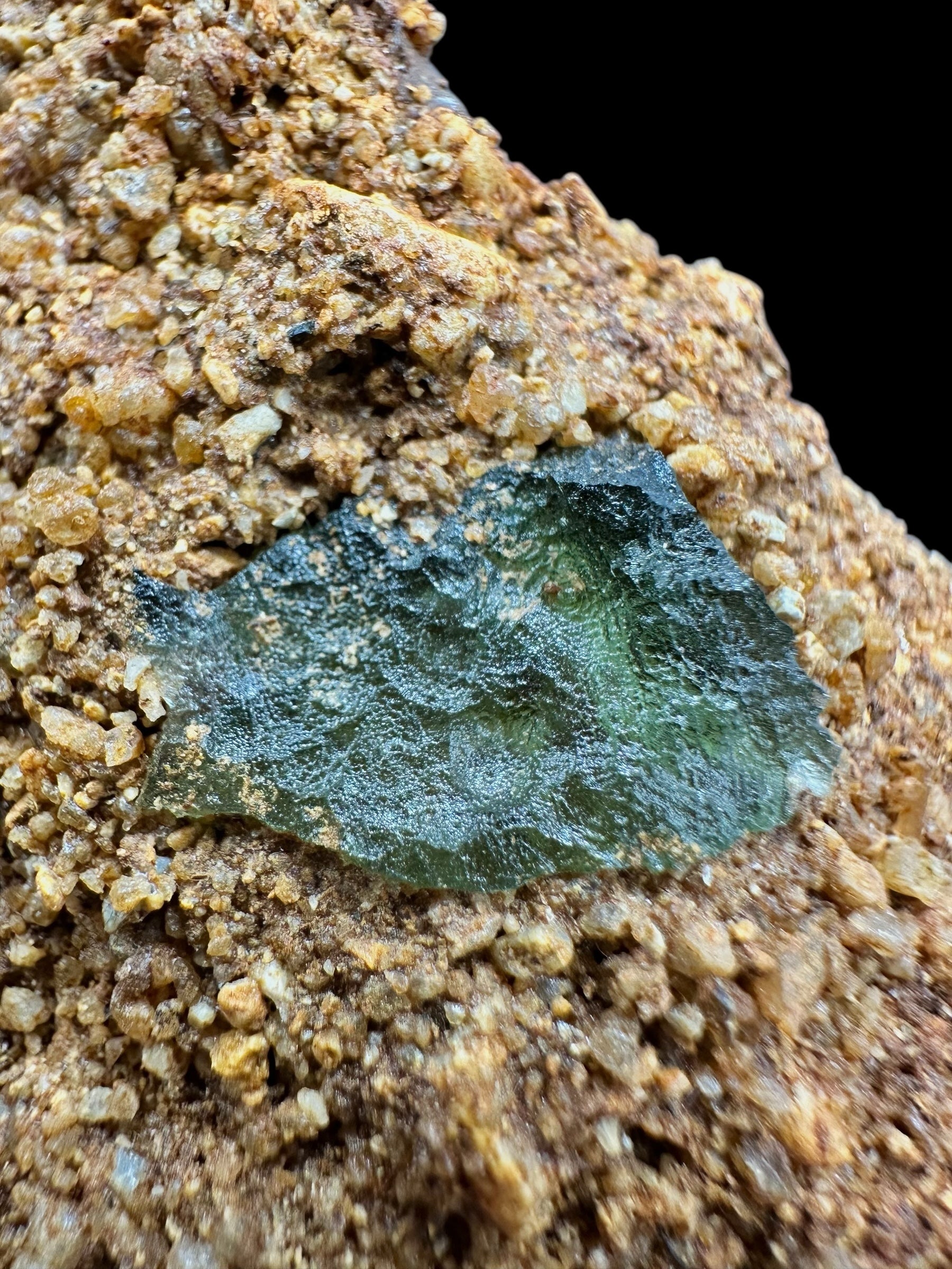 Moldavite in the sediment – Nesmen - INS034