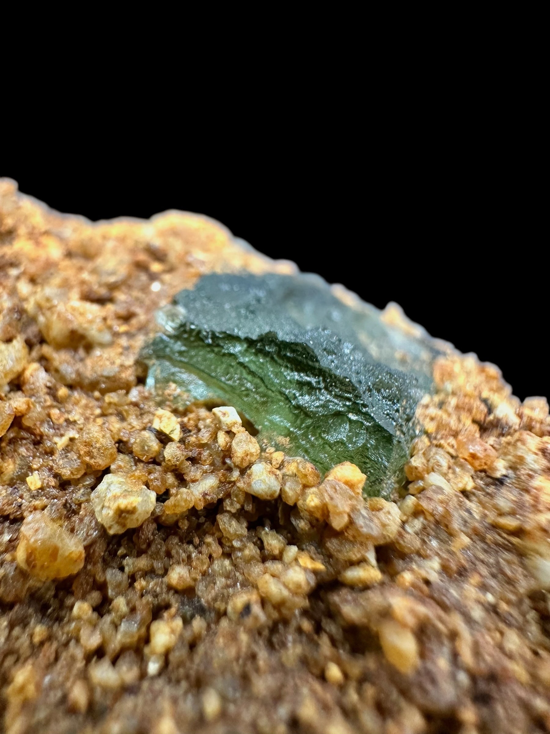 Moldavite in the sediment – Nesmen - INS034