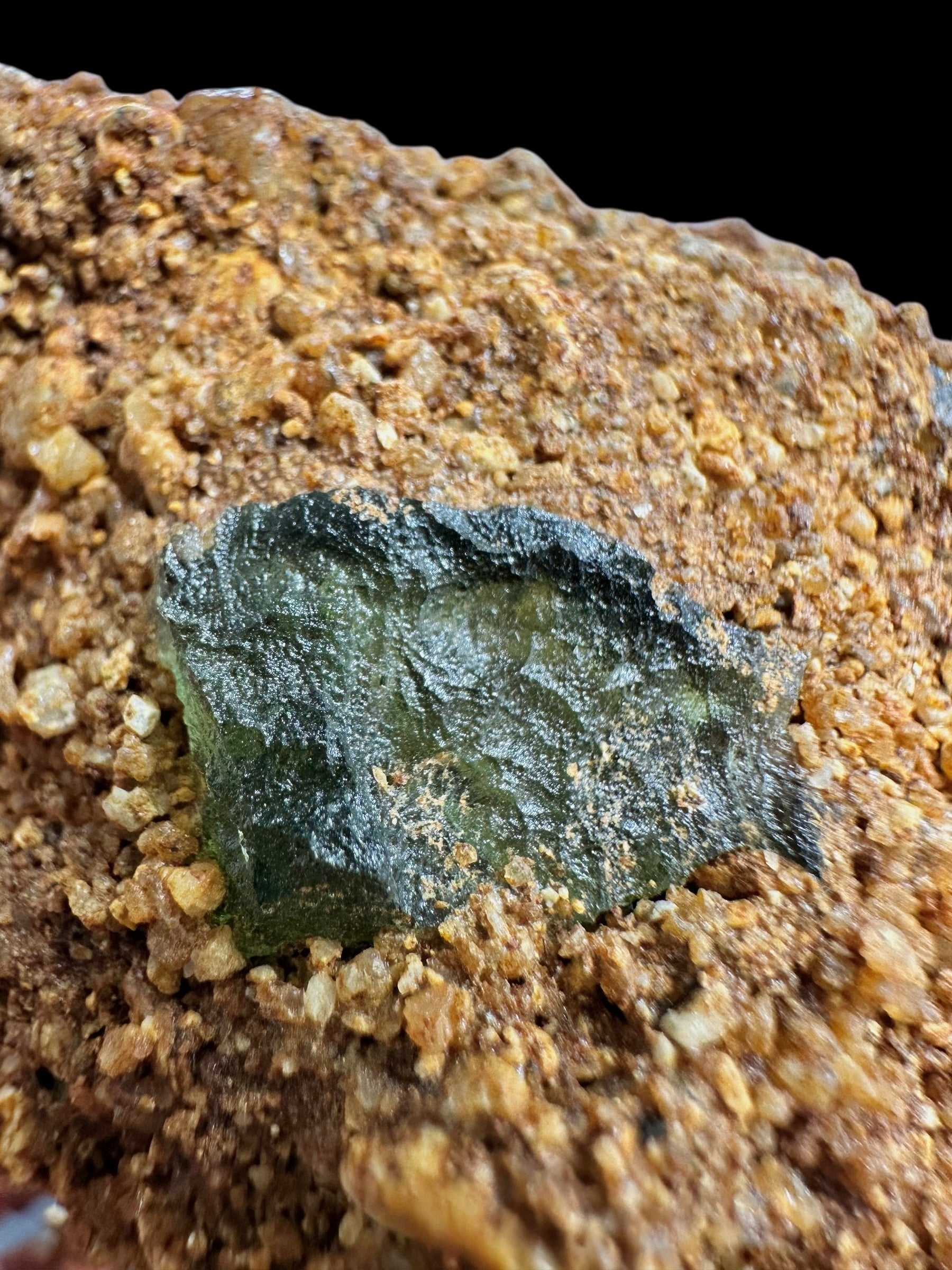 Moldavite in the sediment – Nesmen - INS034