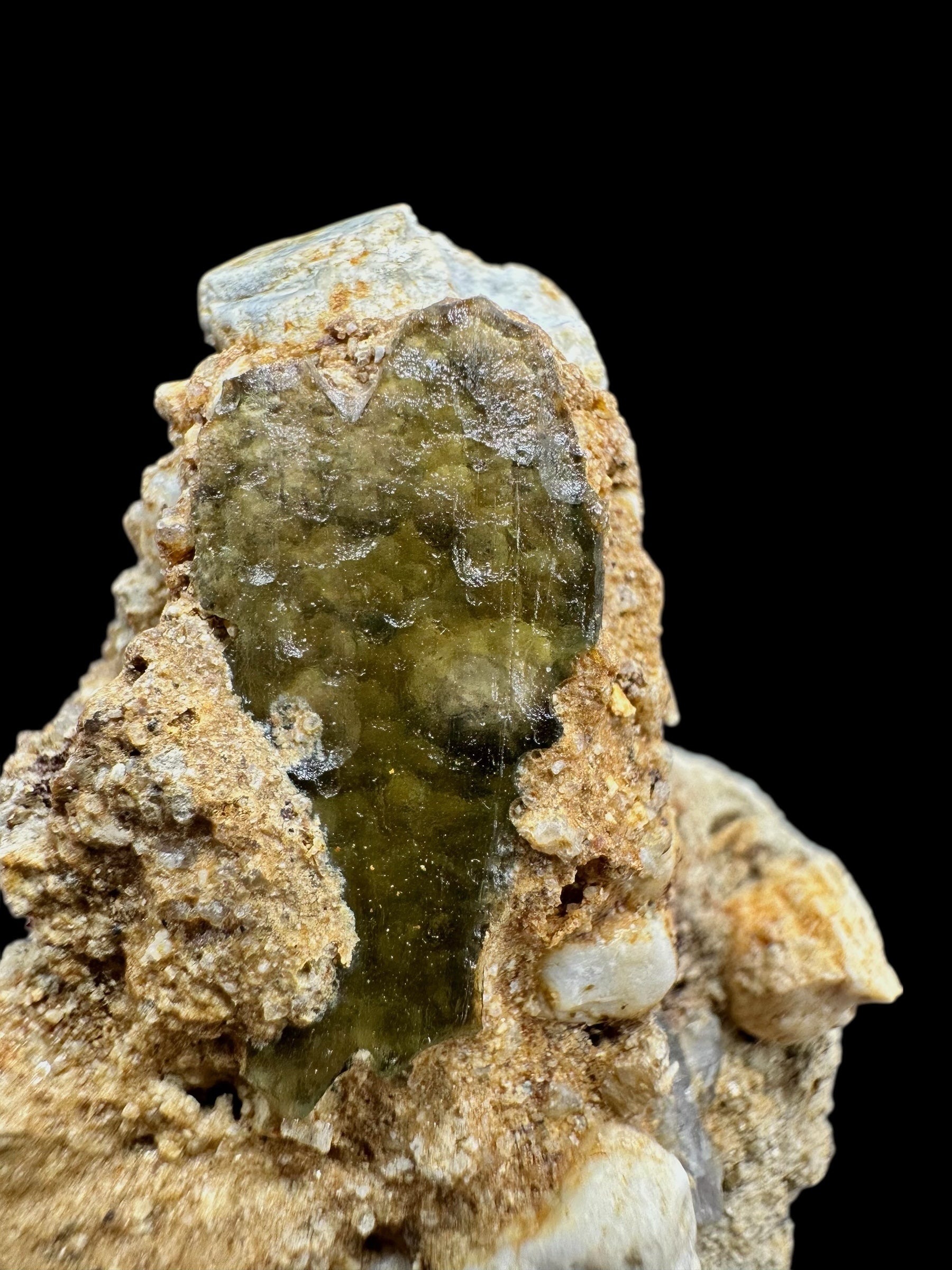 Moldavite in the sediment – Marouskovo pole - INS035