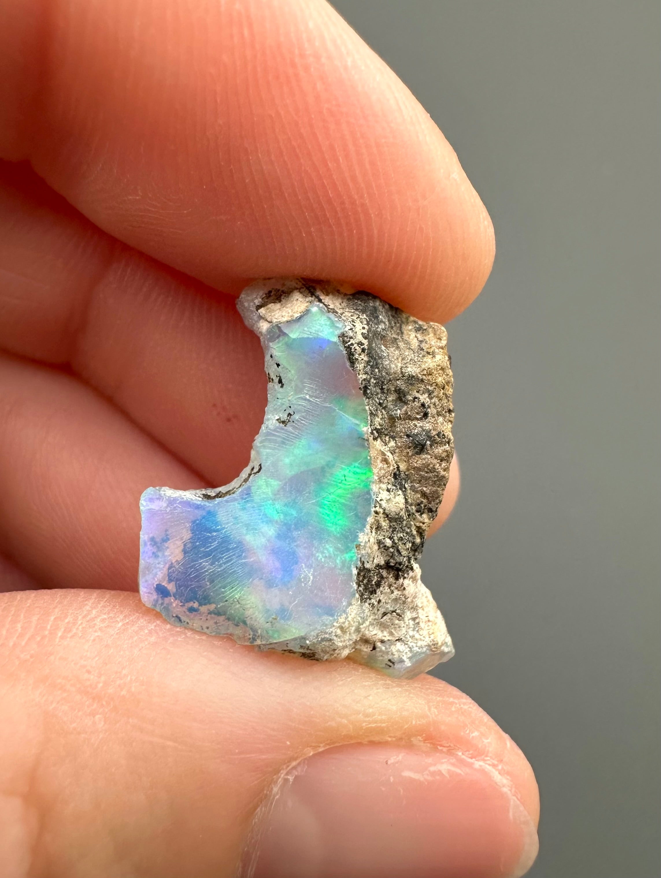 Precious opal 7ct – Welo, Ethiopia