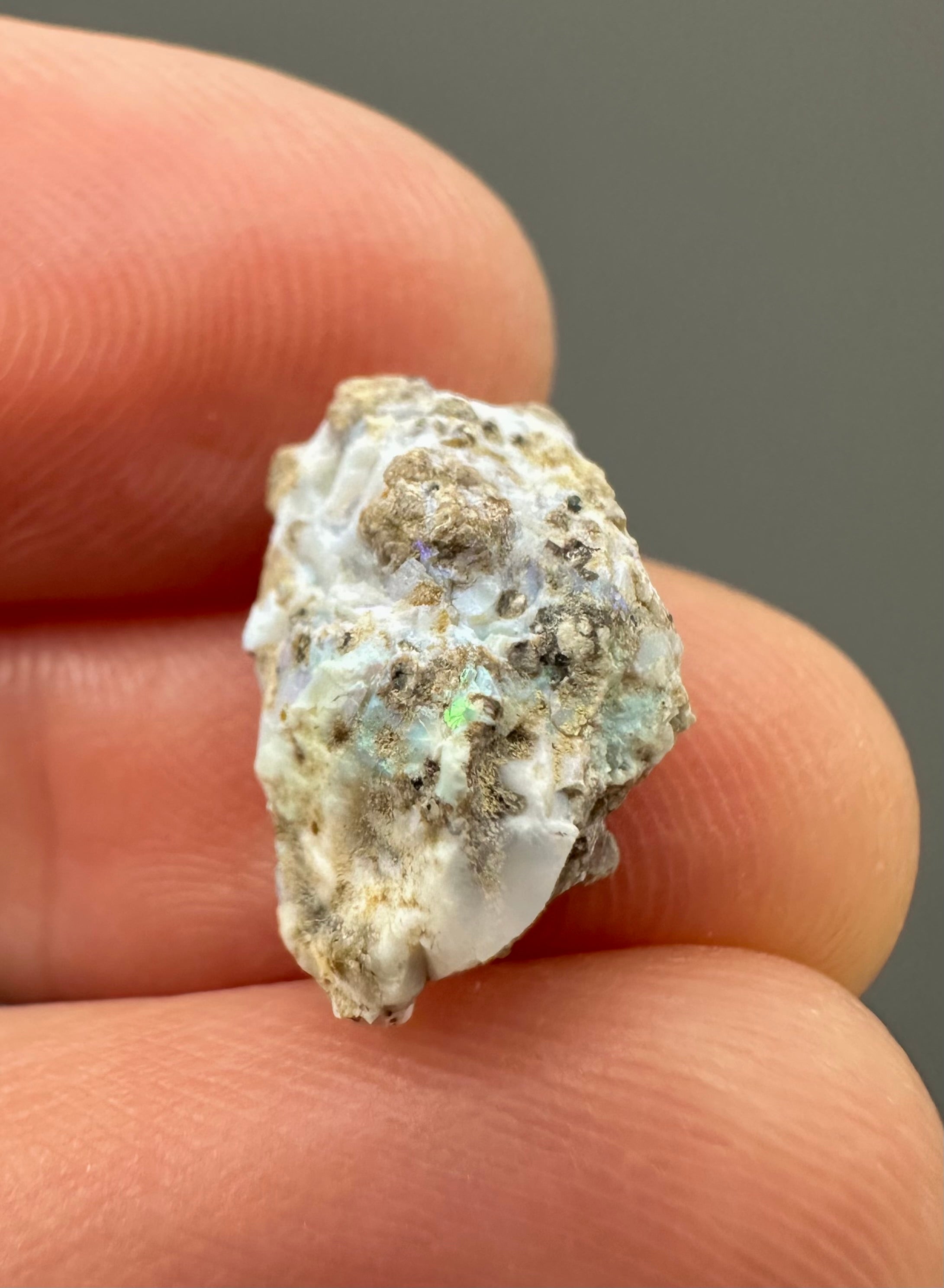 Precious opal – Dubnik, Slovakia - SOP004
