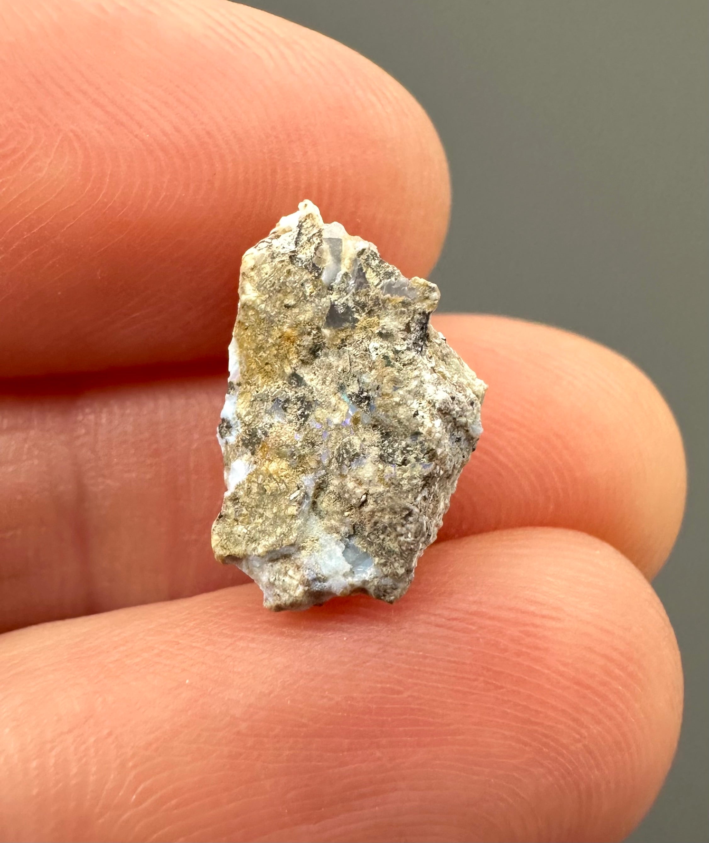 Precious opal – Dubnik, Slovakia - SOP004