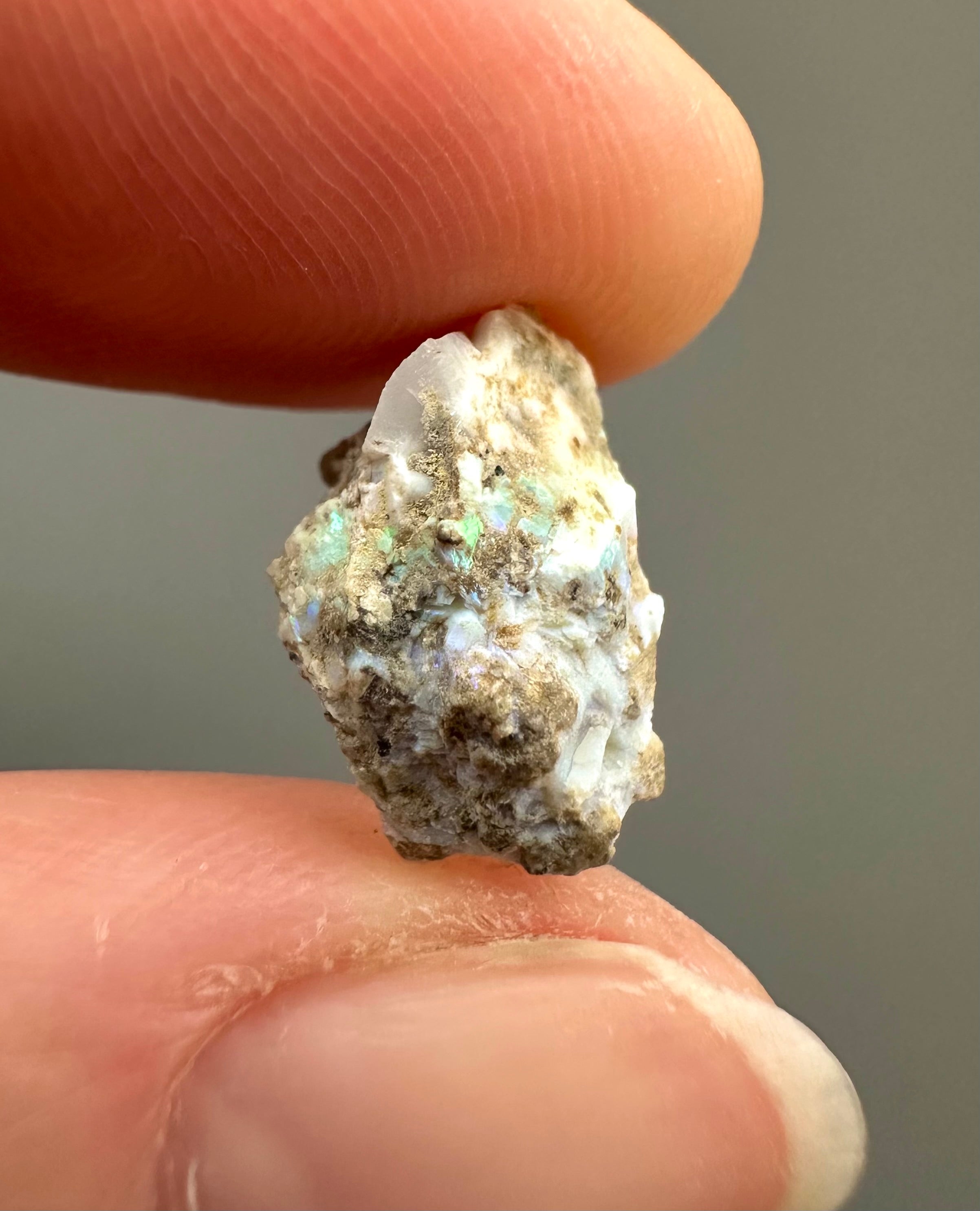 Precious opal – Dubnik, Slovakia - SOP004
