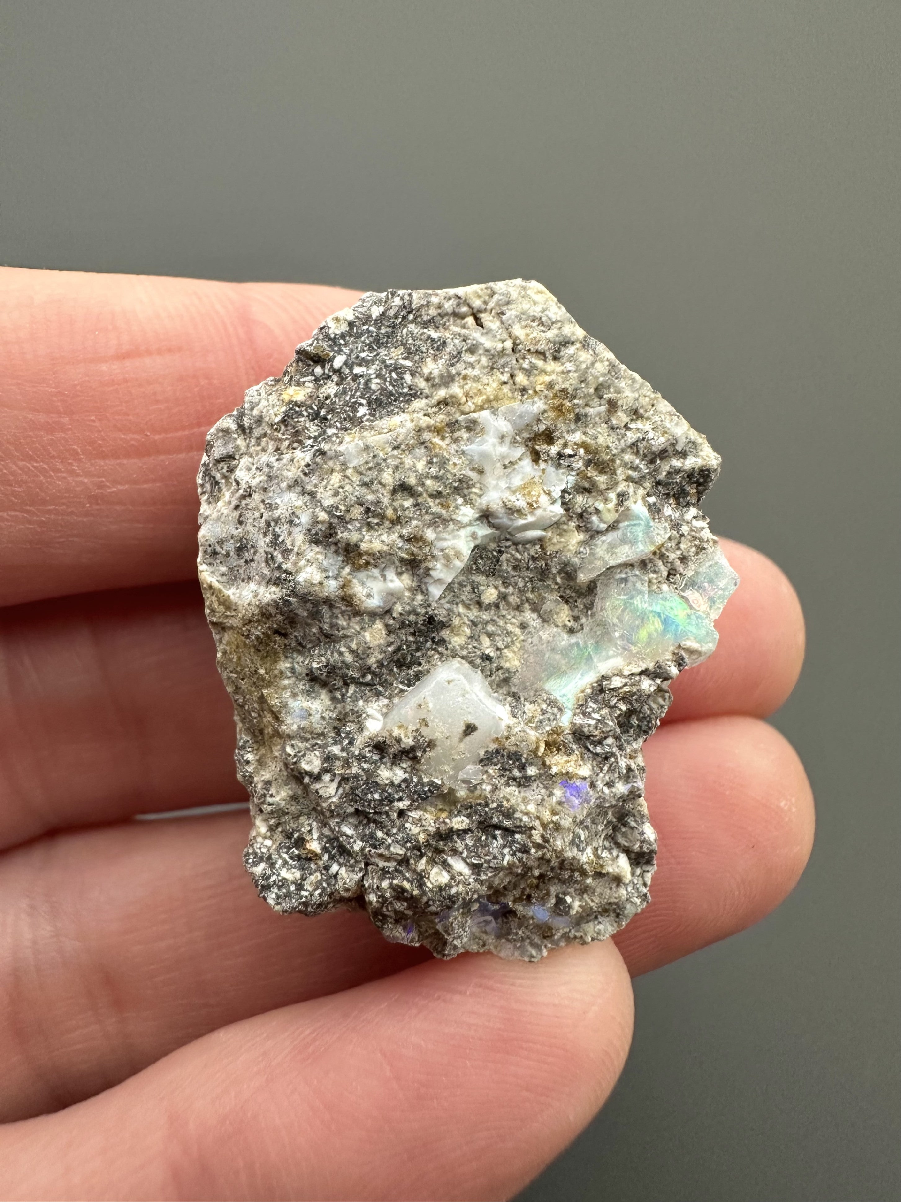 Precious opal – Dubnik, Slovakia - SOP005