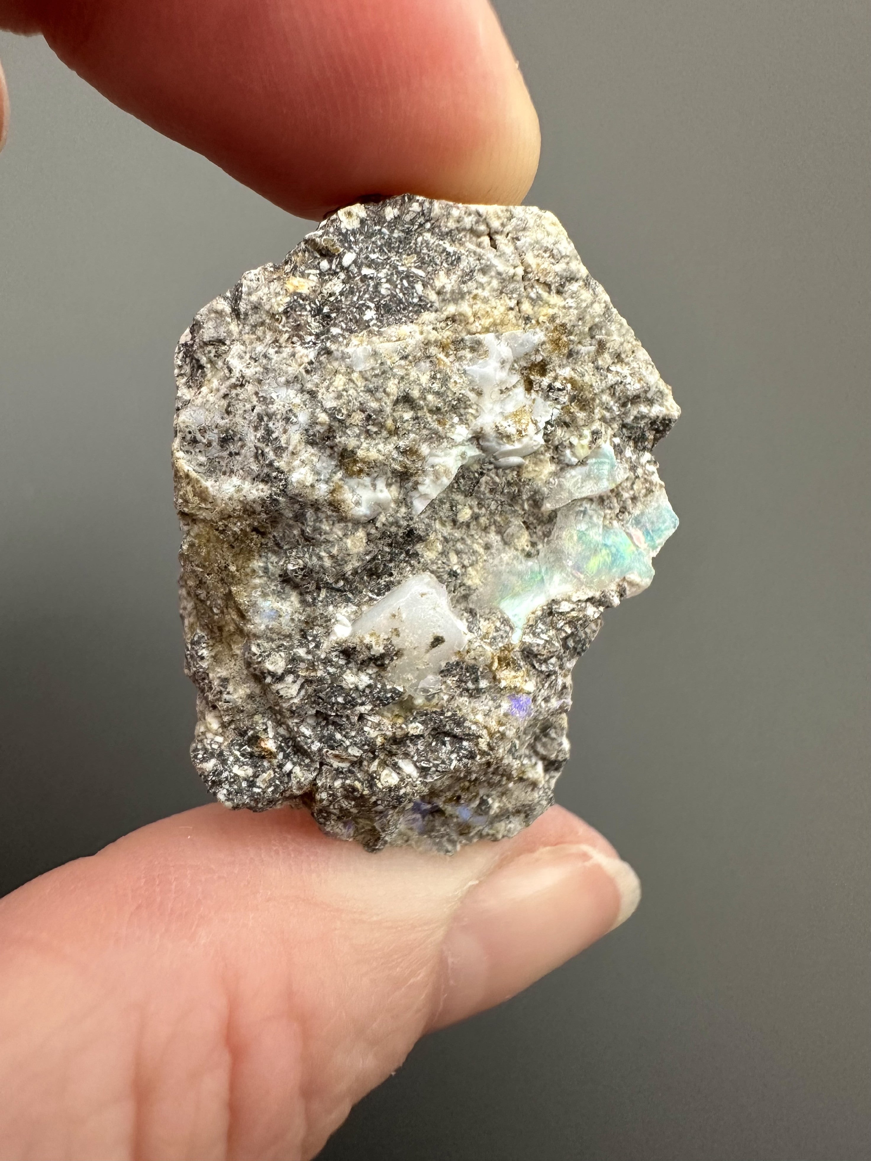 Precious opal – Dubnik, Slovakia - SOP005