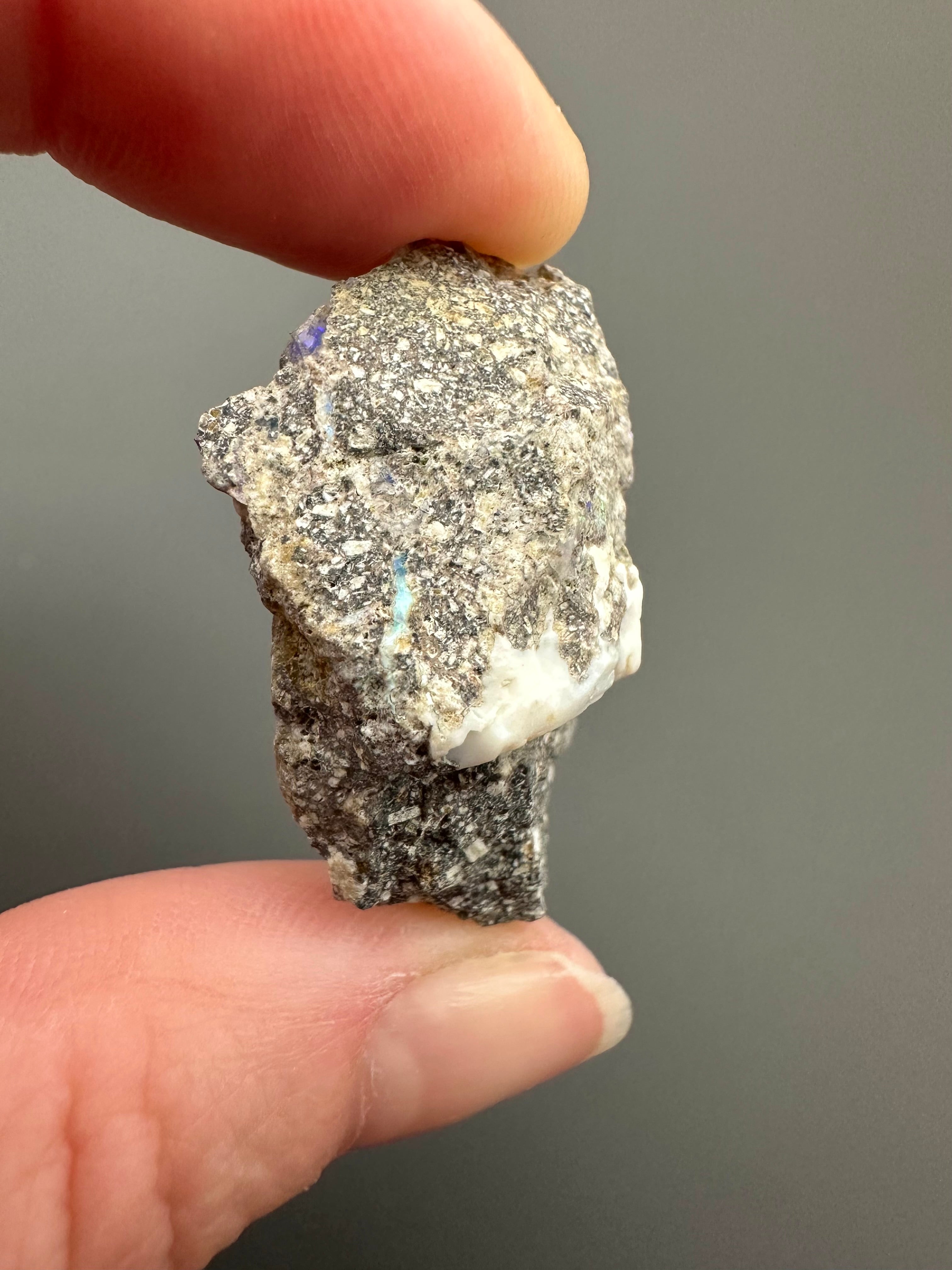 Precious opal – Dubnik, Slovakia - SOP005