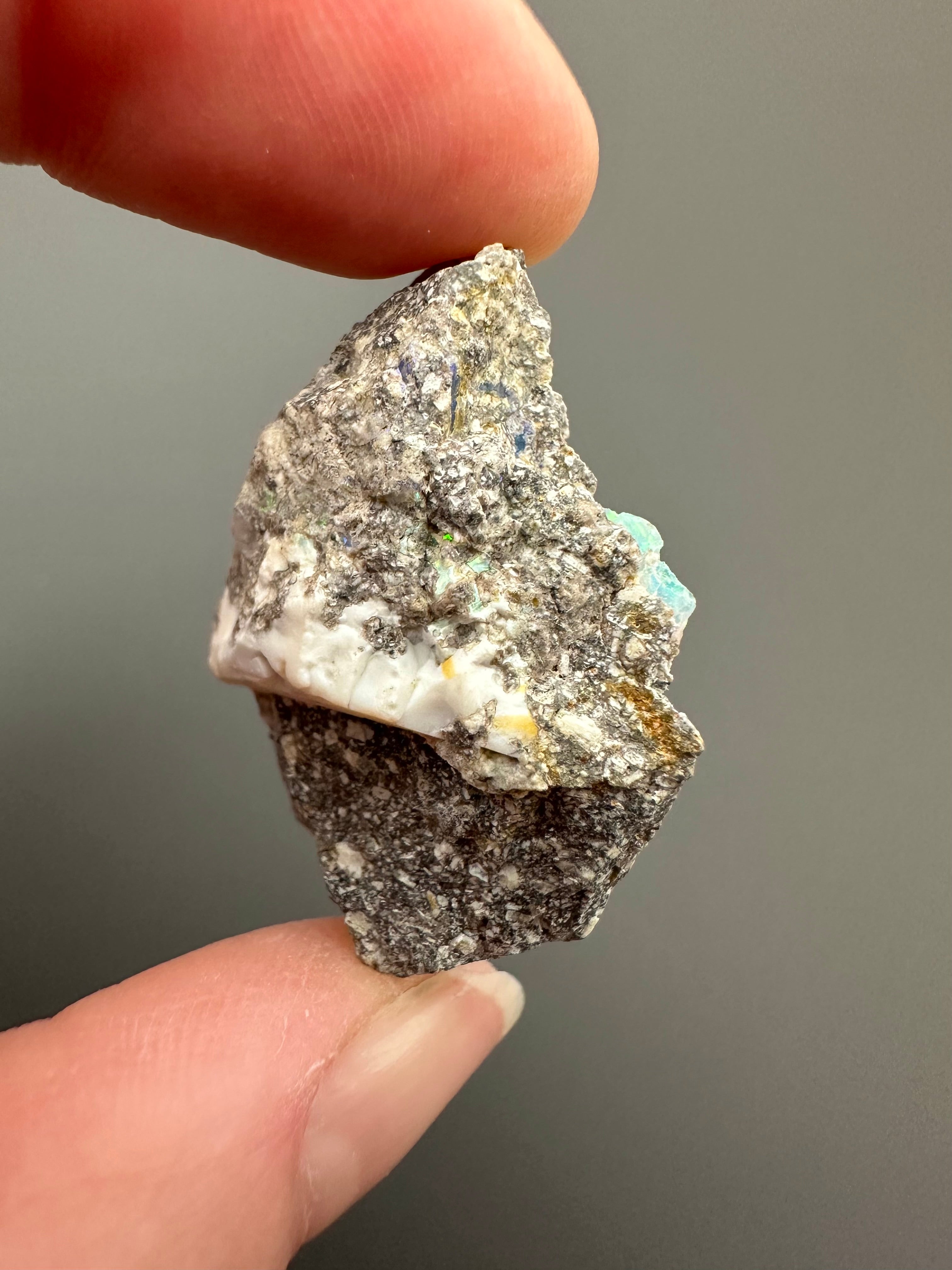 Precious opal – Dubnik, Slovakia - SOP005