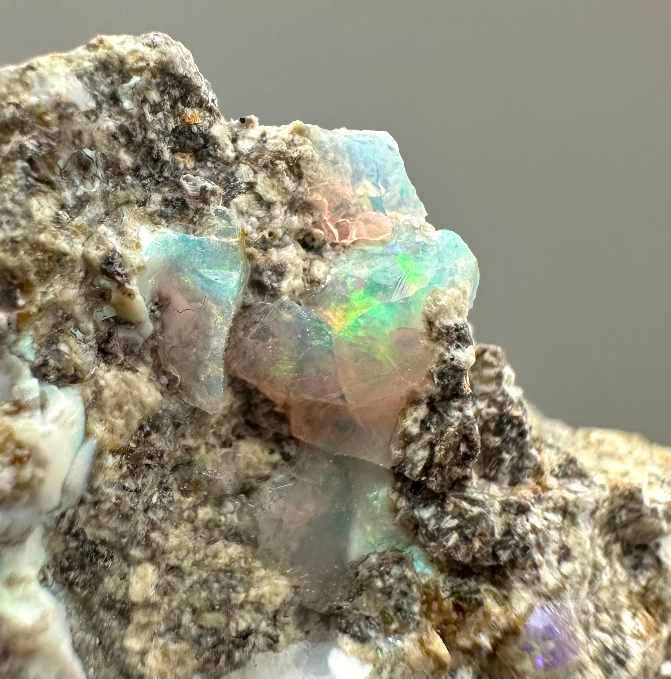 Precious opal – Dubnik, Slovakia - SOP005