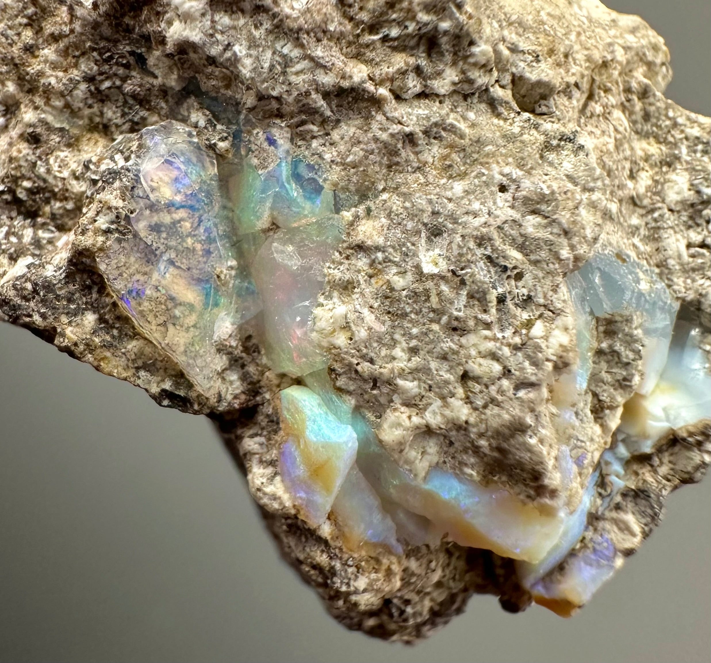 Precious opal – Dubnik, Slovakia - SOP006